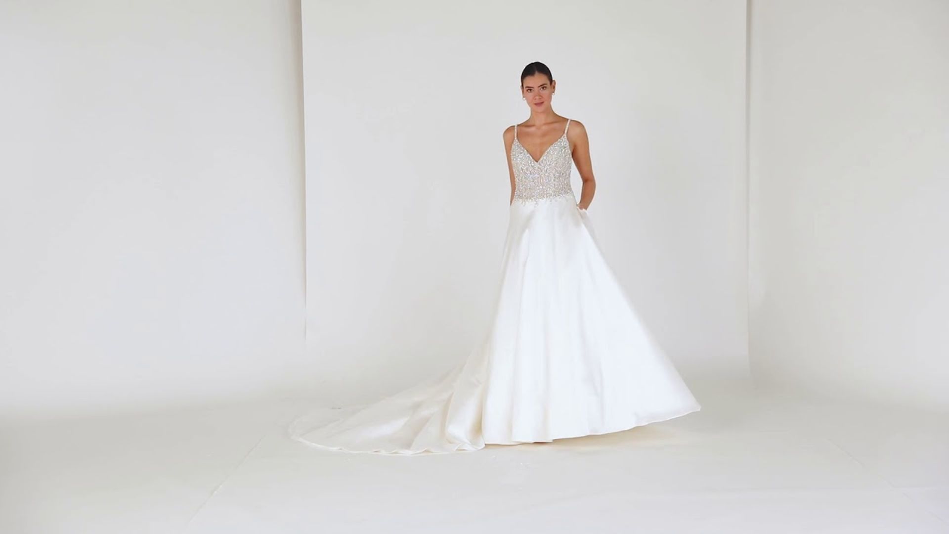 1 x Justin Alexander 'Blanche' Designer Wedding Dress With Beaded Bodice - Size 12 - RRP £1,725 - Image 8 of 8