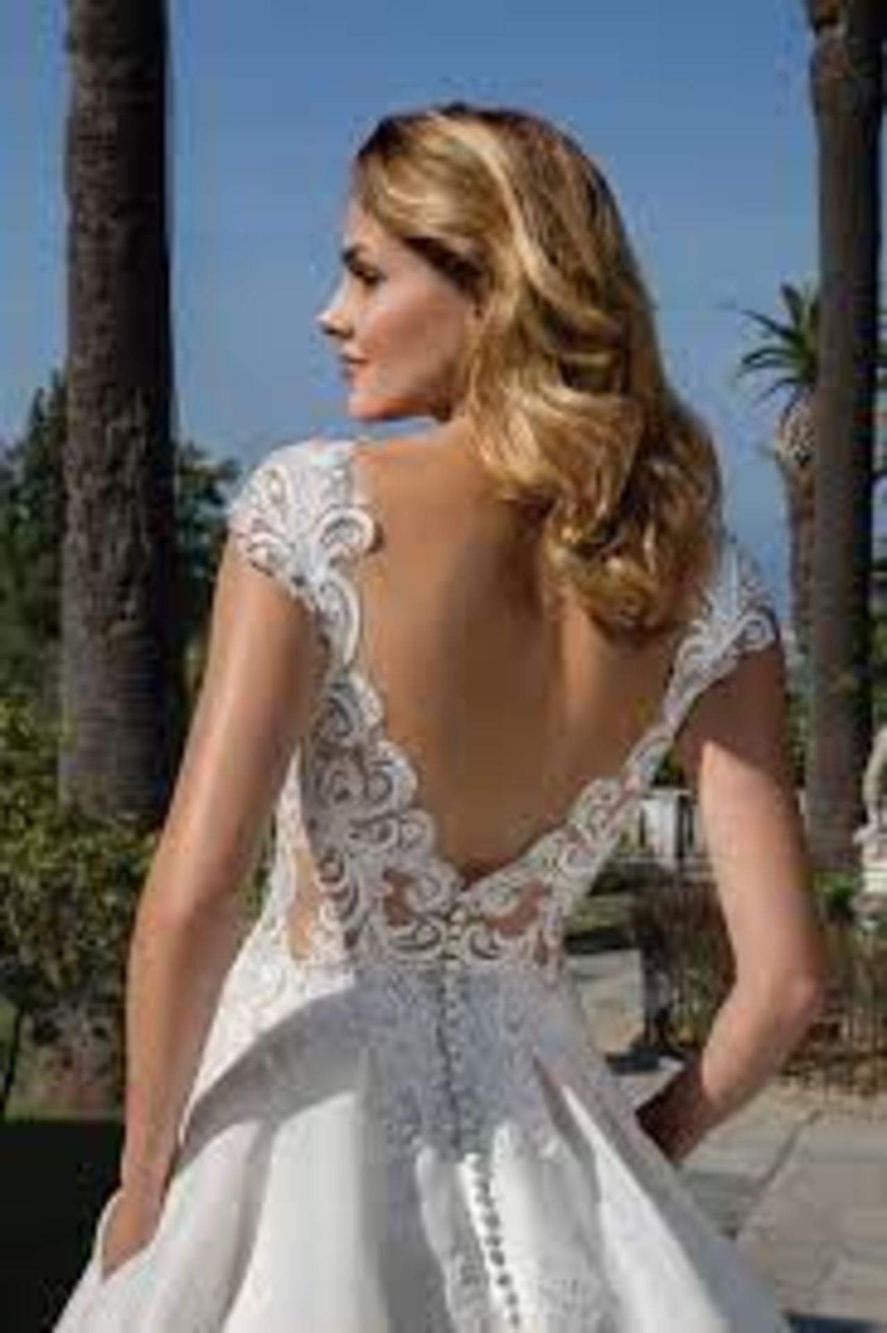 1 x Justin Alexander Designer Organdy Wedding Dress With Plunging Neckline - UK Size 12 - RRP £1,700 - Image 5 of 6