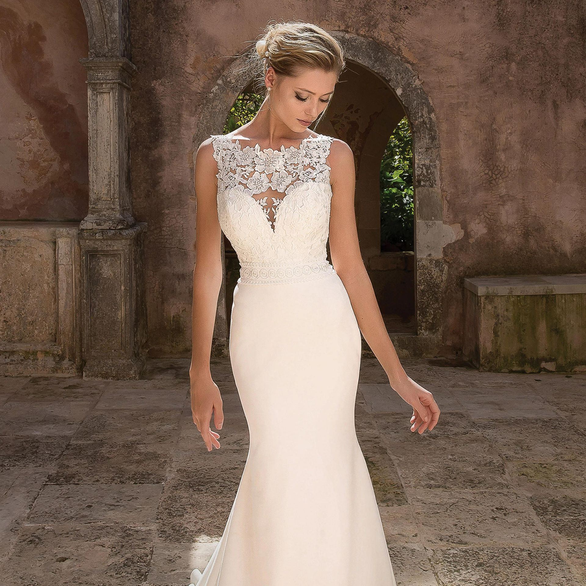 1 x Justin Alexander 'Venice' Lace And Crepe Fit and Flare Wedding Dress - UK Size 12 - RRP £1,390 - Image 3 of 7