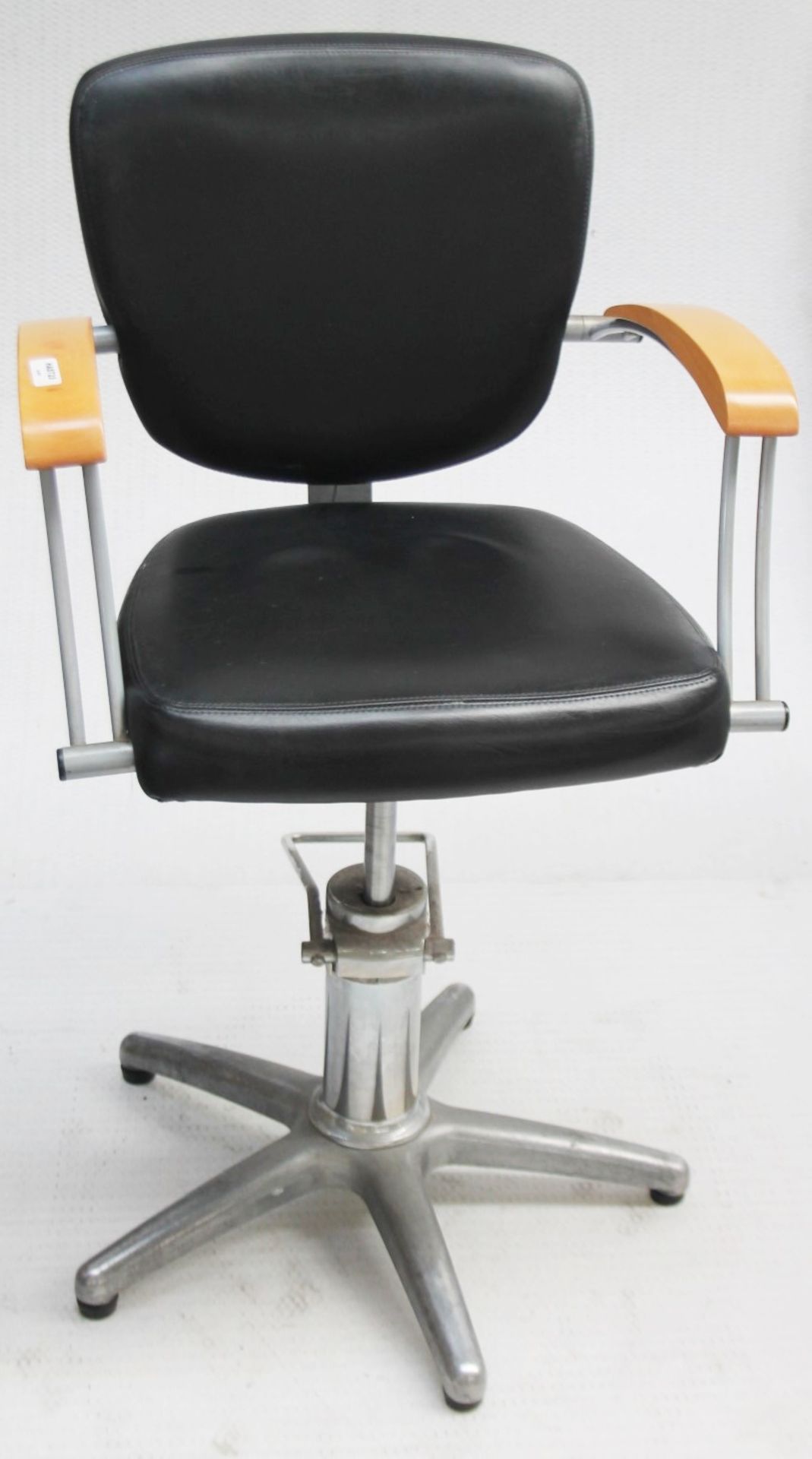 1 x Adjustable Black Hydraulic Barber Hairdressing Chair - Recently Removed From A Boutique Hair - Image 7 of 10