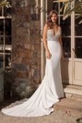 1 x Justin Alexander Crepe Fit & Flare Wedding Dress With V-Neck Bodice - Size 10 - RRP £1,725