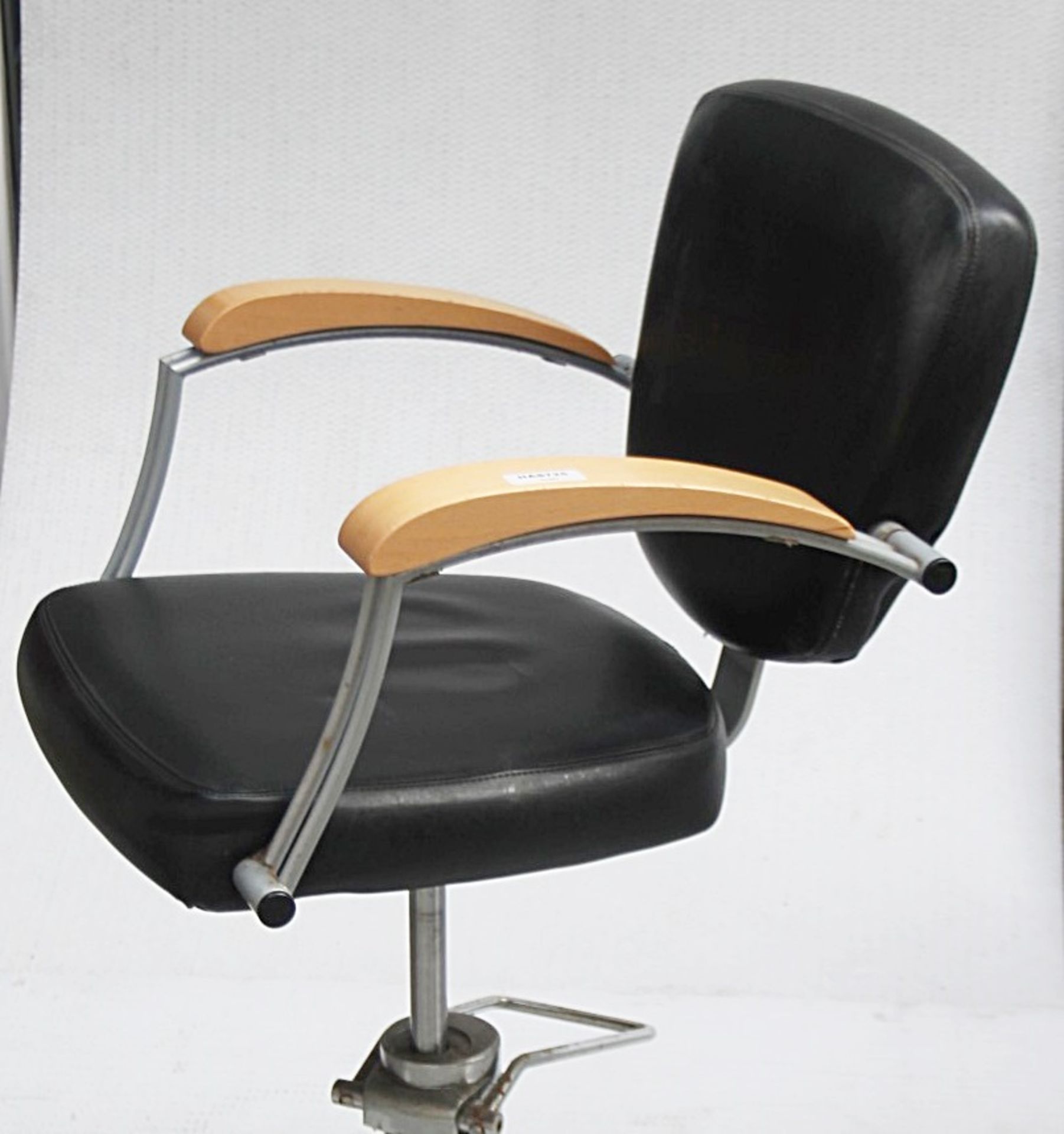 1 x Adjustable Black Hydraulic Barber Hairdressing Chair - Recently Removed From A Boutique Hair - Image 10 of 11