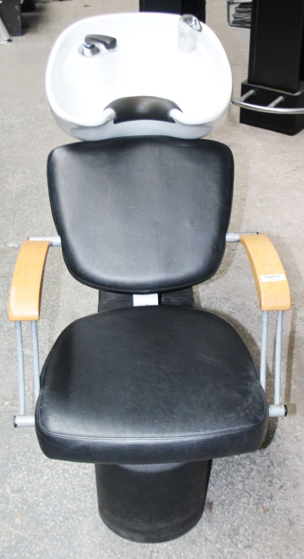 1 x Hair Washing Backwash Shampoo Basin Chair - Recently Removed From A Boutique Hair Salon - Ref: - Image 4 of 10