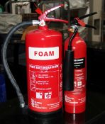 2 x Fire Extinguishers - Recently Removed From A Boutique Hair Salon - Ref: HAS761/G-IT - CL744 -