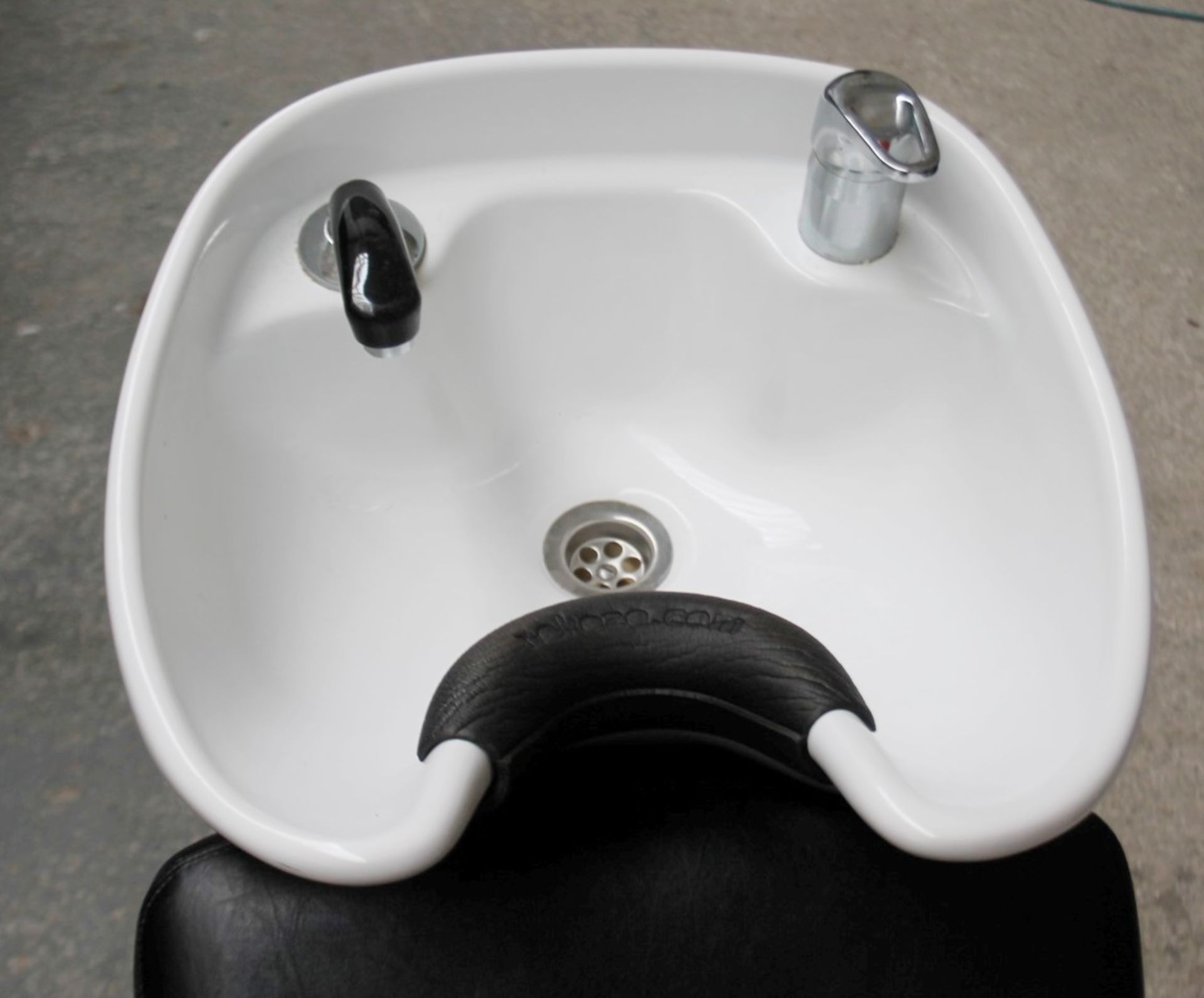 1 x Hair Washing Backwash Shampoo Basin Chair - Recently Removed From A Boutique Hair Salon - Ref: - Image 10 of 12