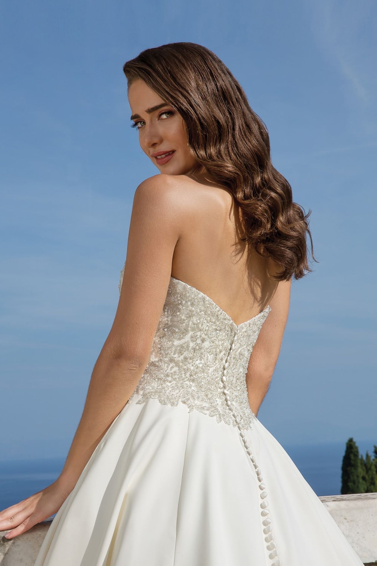 1 x Justin Alexander Strapless Wedding Dress With Allover Beaded Bodice - UK Size 14 - RRP £1,854 - Image 3 of 4