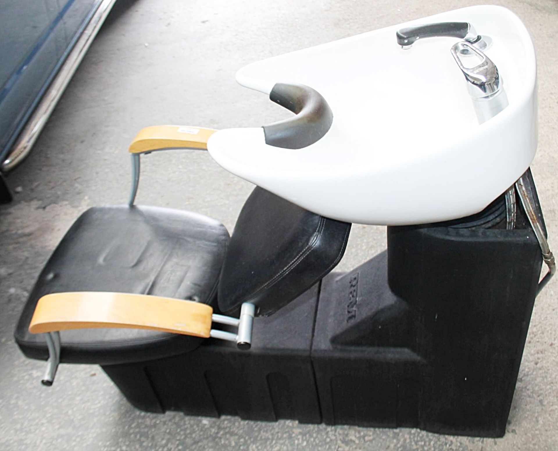 1 x Hair Washing Backwash Shampoo Basin Chair - Recently Removed From A Boutique Hair Salon - Ref: - Image 9 of 14