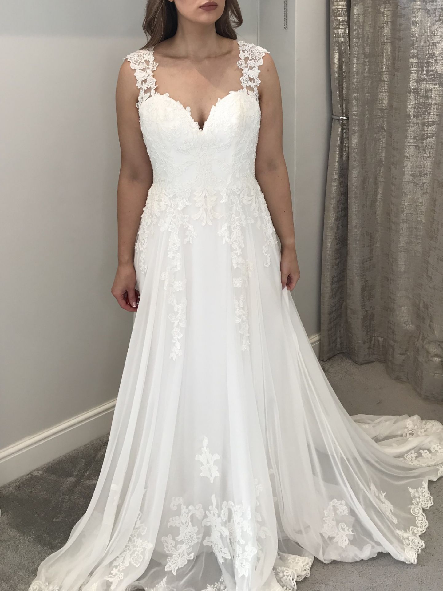 1 x Justin Alexander Designer Beaded Venice Lace A-line Wedding Bridal Dress - Size 16 - RRP £1,545 - Image 5 of 6
