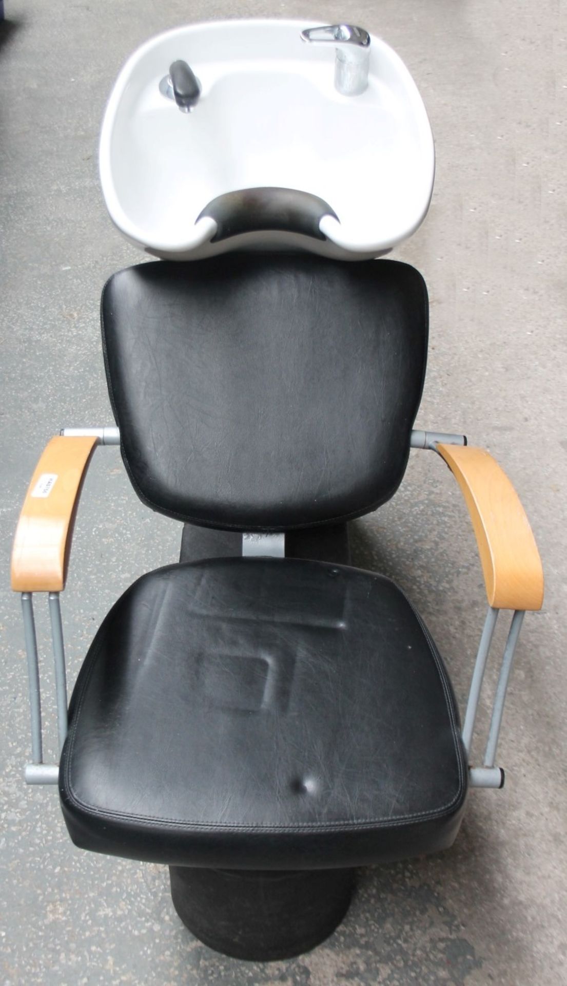 1 x Hair Washing Backwash Shampoo Basin Chair - Recently Removed From A Boutique Hair Salon - Ref: - Image 4 of 14