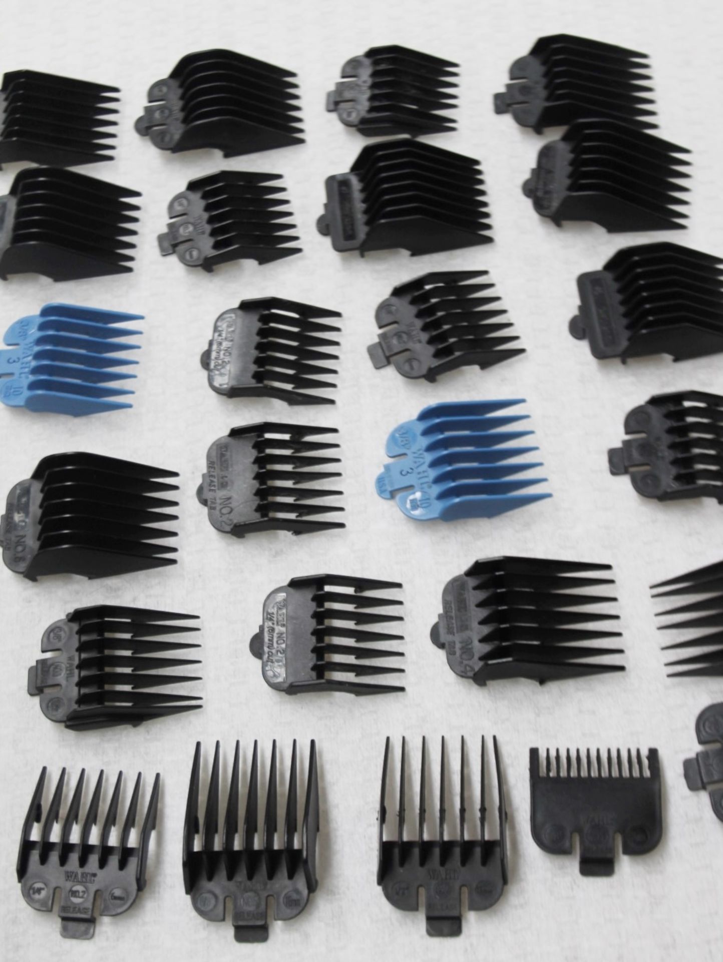 1 x WAHL Commercial Hair Clippers, With A Selection Of Guards - Recently Removed From A Boutique - Image 2 of 3