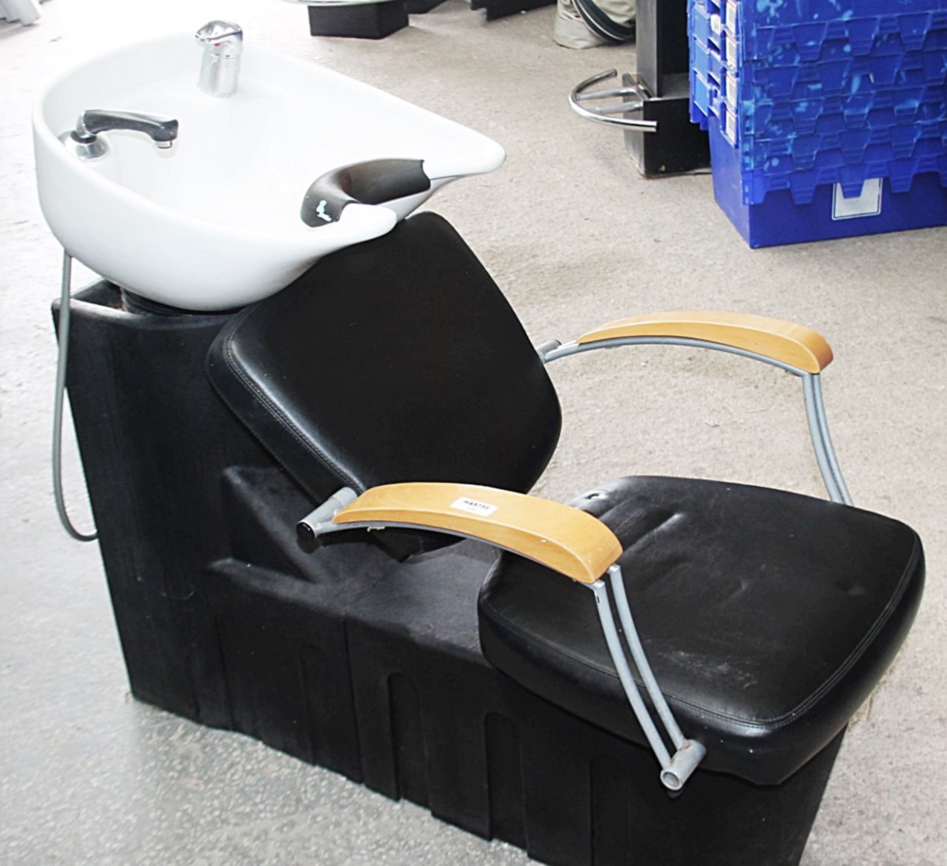 1 x Hair Washing Backwash Shampoo Basin Chair - Recently Removed From A Boutique Hair Salon - Ref: - Image 5 of 14