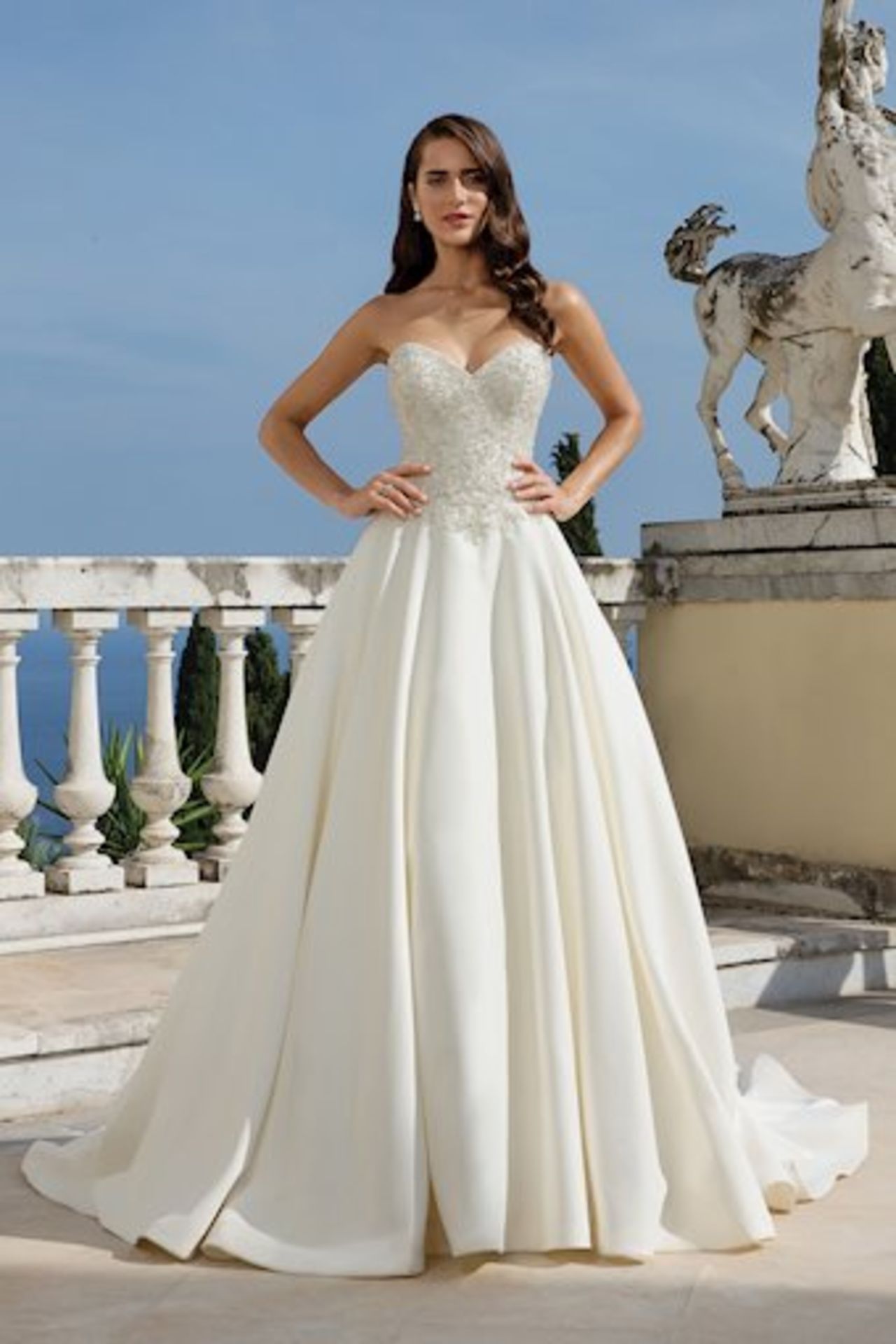 1 x Justin Alexander Strapless Wedding Dress With Allover Beaded Bodice - UK Size 14 - RRP £1,854 - Image 2 of 4