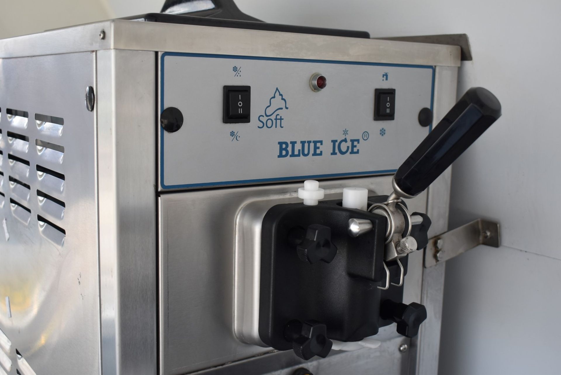 1 x Ice Cream Trailer Pod With Blue Ice T5 Ice Cream Machine, Chest Freezer, Cash Register & More! - Image 99 of 120