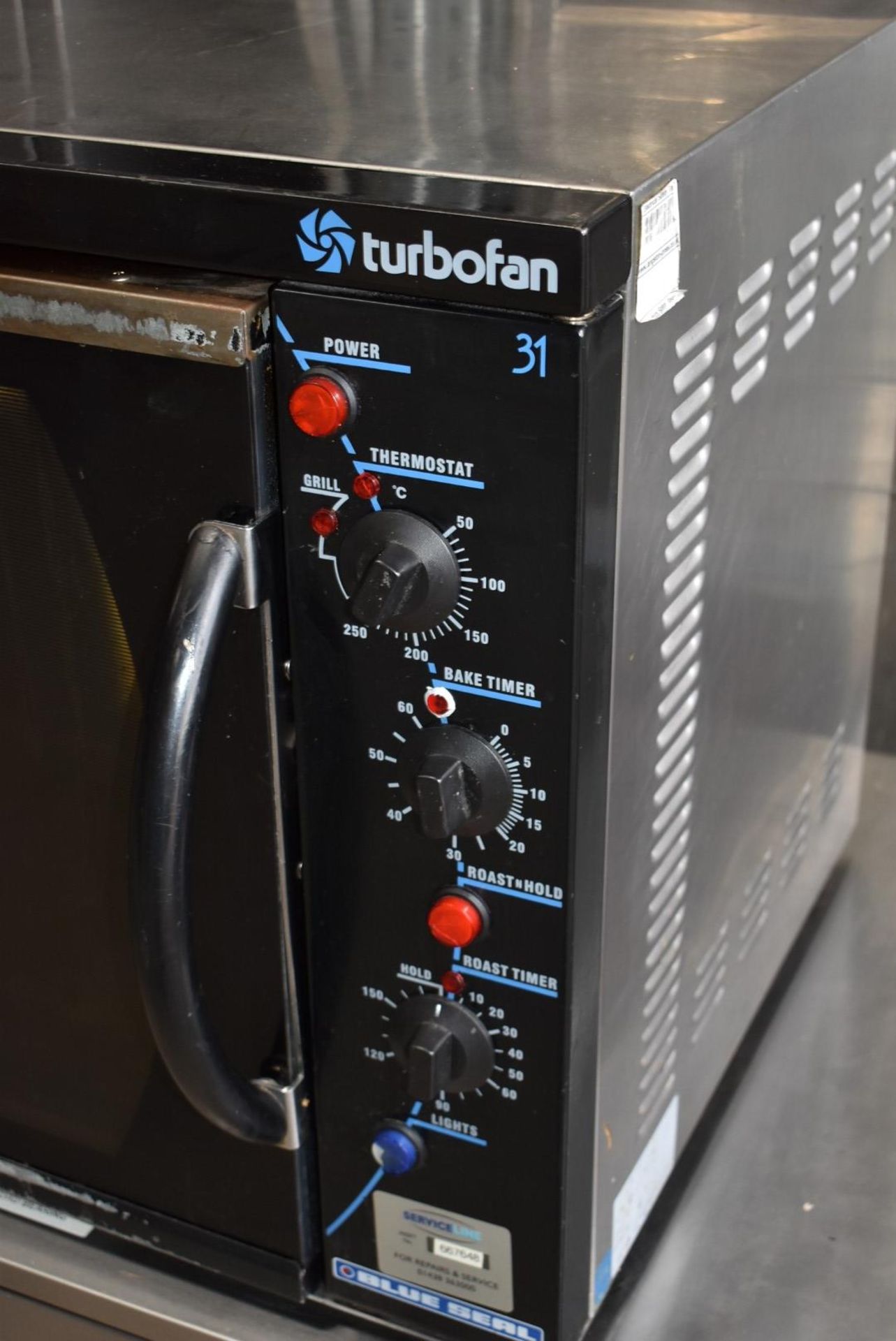 1 x Blue Seal Turbo Fan 31 240v Convection Oven - Dimensions: H60 x W80 x D70 cms - CL740 - Ref: - Image 5 of 9