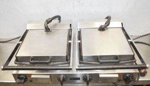 1 x Lincat Electric Counter Top Twin Contact Grill - Features Smooth Upper And Lower Plates -
