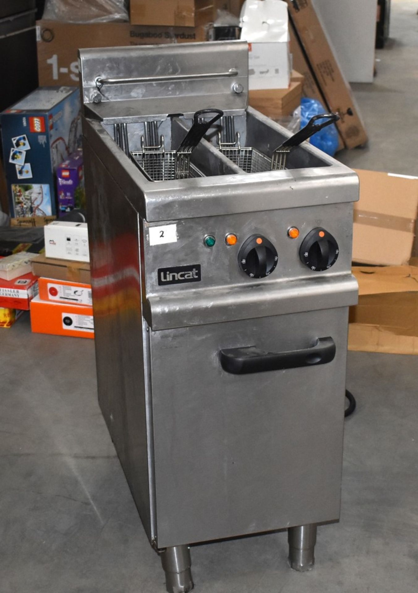 1 x Lincat Slimline Electric Twin Tank Fryer With Baskets - 3 Phase Power