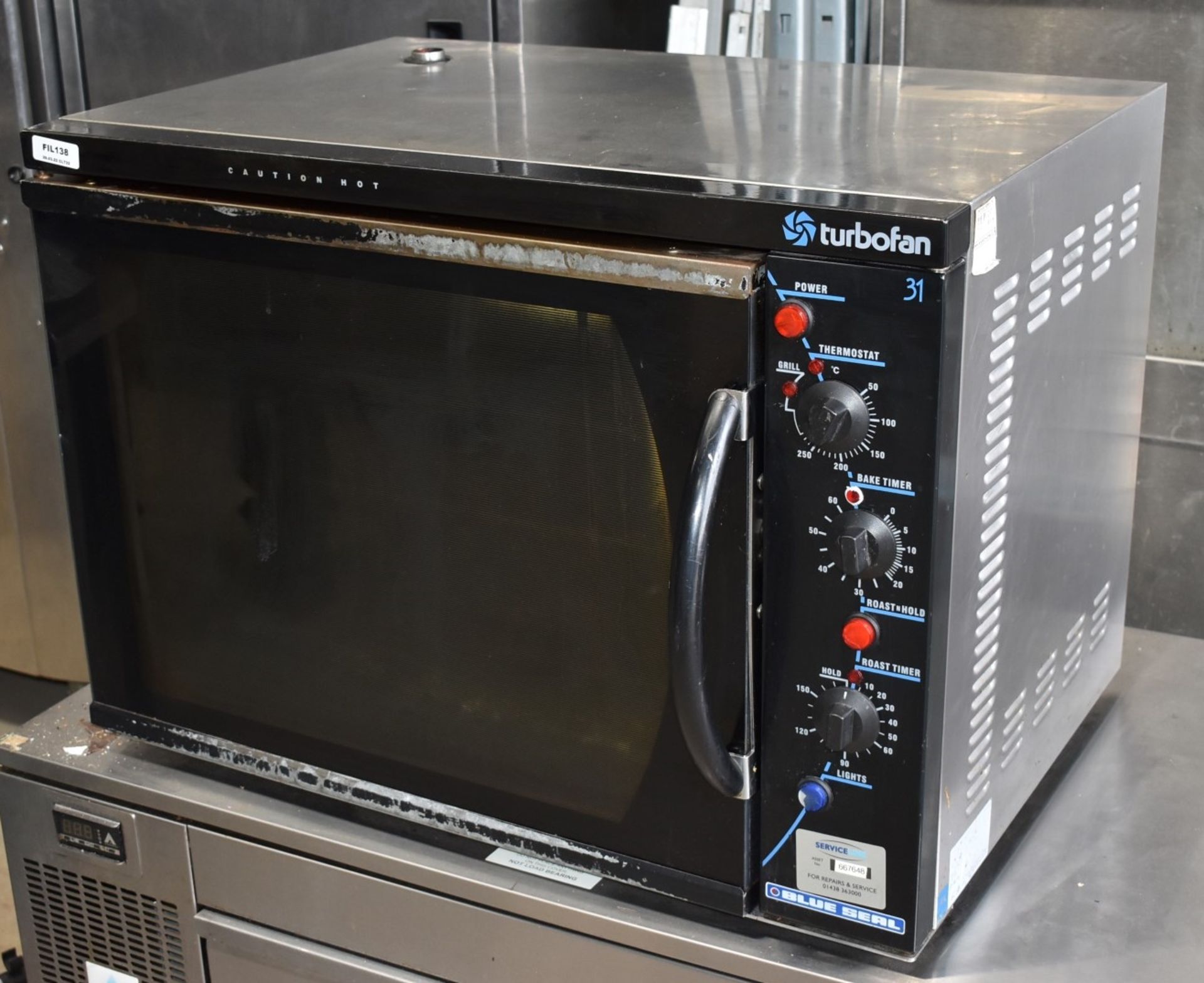 1 x Blue Seal Turbo Fan 31 240v Convection Oven - Dimensions: H60 x W80 x D70 cms - CL740 - Ref: - Image 3 of 9