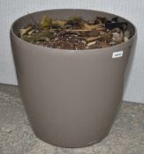 1 x Lechuza Indoor / Outdoor Planter With Gloss Finish - Size: H50 x D47 cms