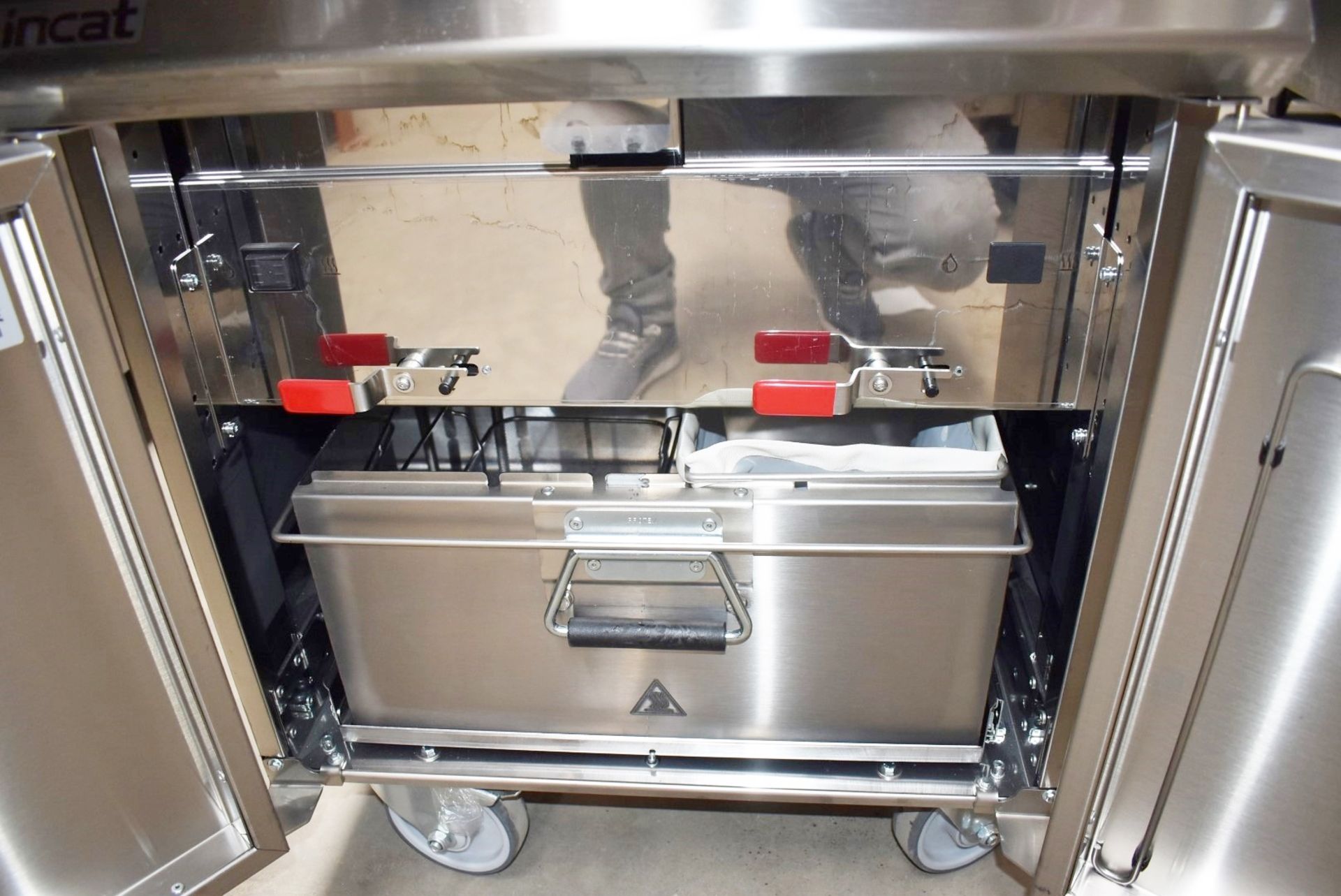 1 x Lincat Opus 800 Twin Tank Electric 3 Phase Fryer With Filtration and Two Baskets - Model - Image 23 of 24