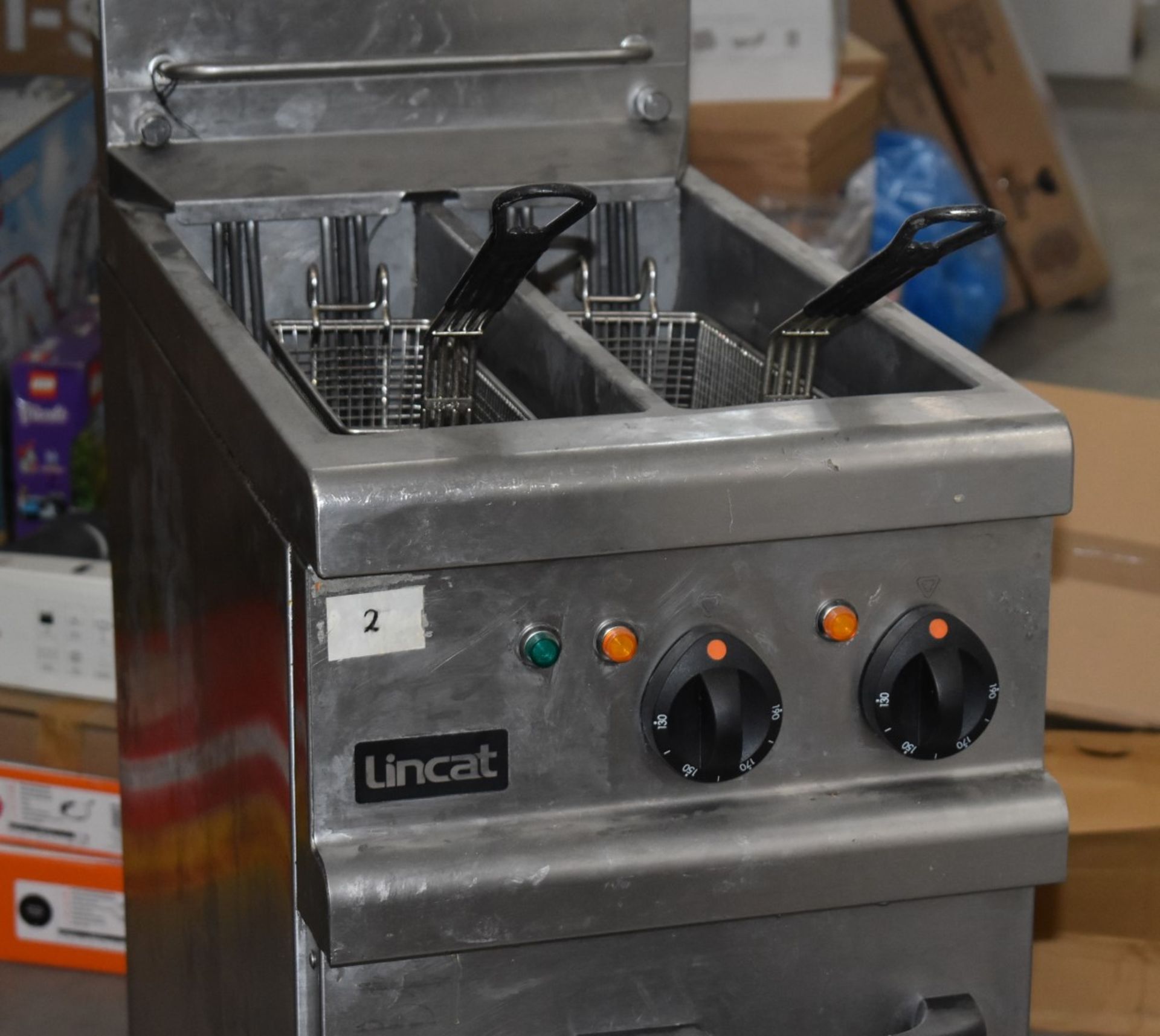 1 x Lincat Slimline Electric Twin Tank Fryer With Baskets - 3 Phase Power - Image 9 of 10