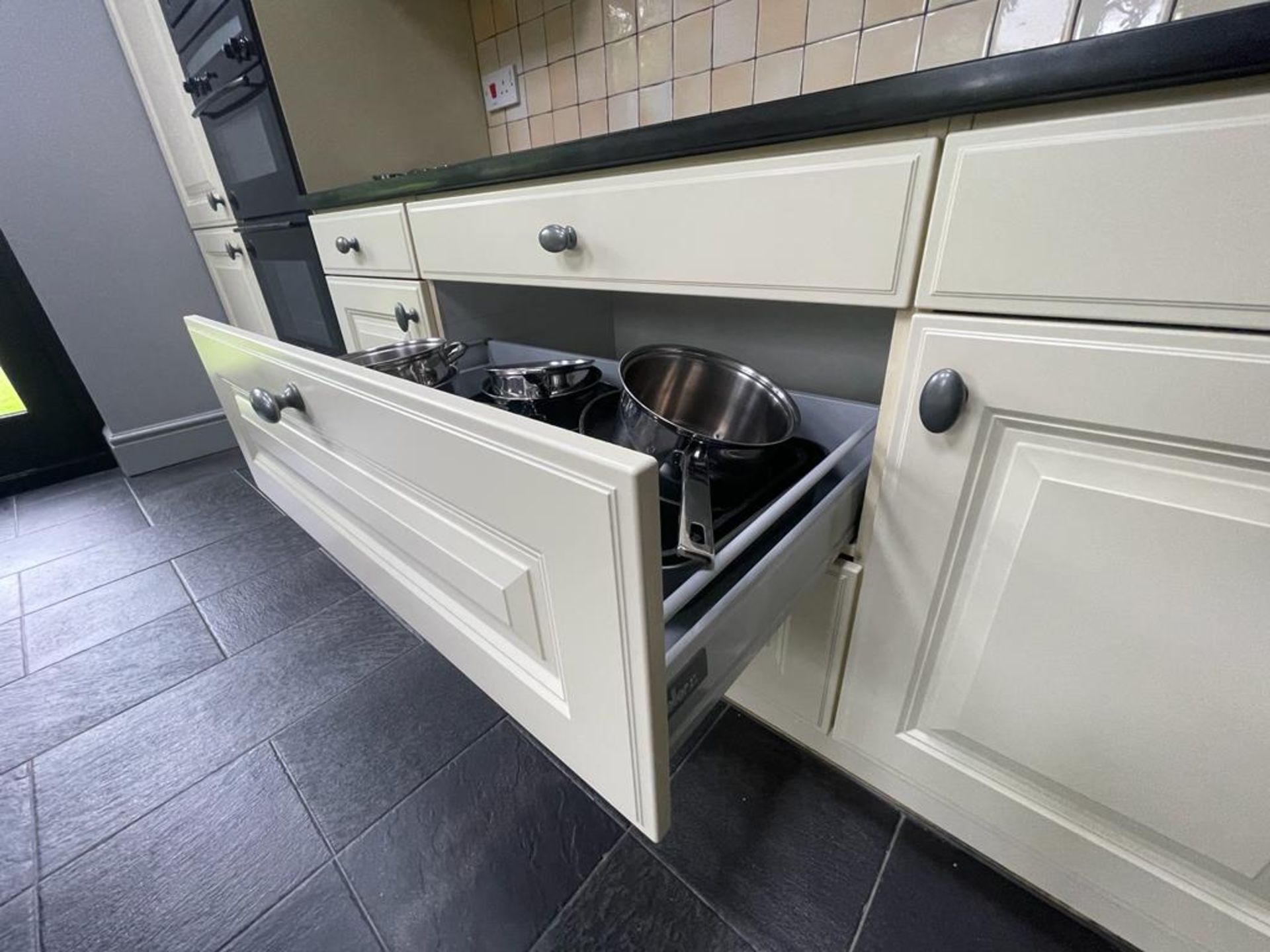 1 x Bespoke Keller Kitchen With Branded Appliances - From An Exclusive Property - Image 32 of 127