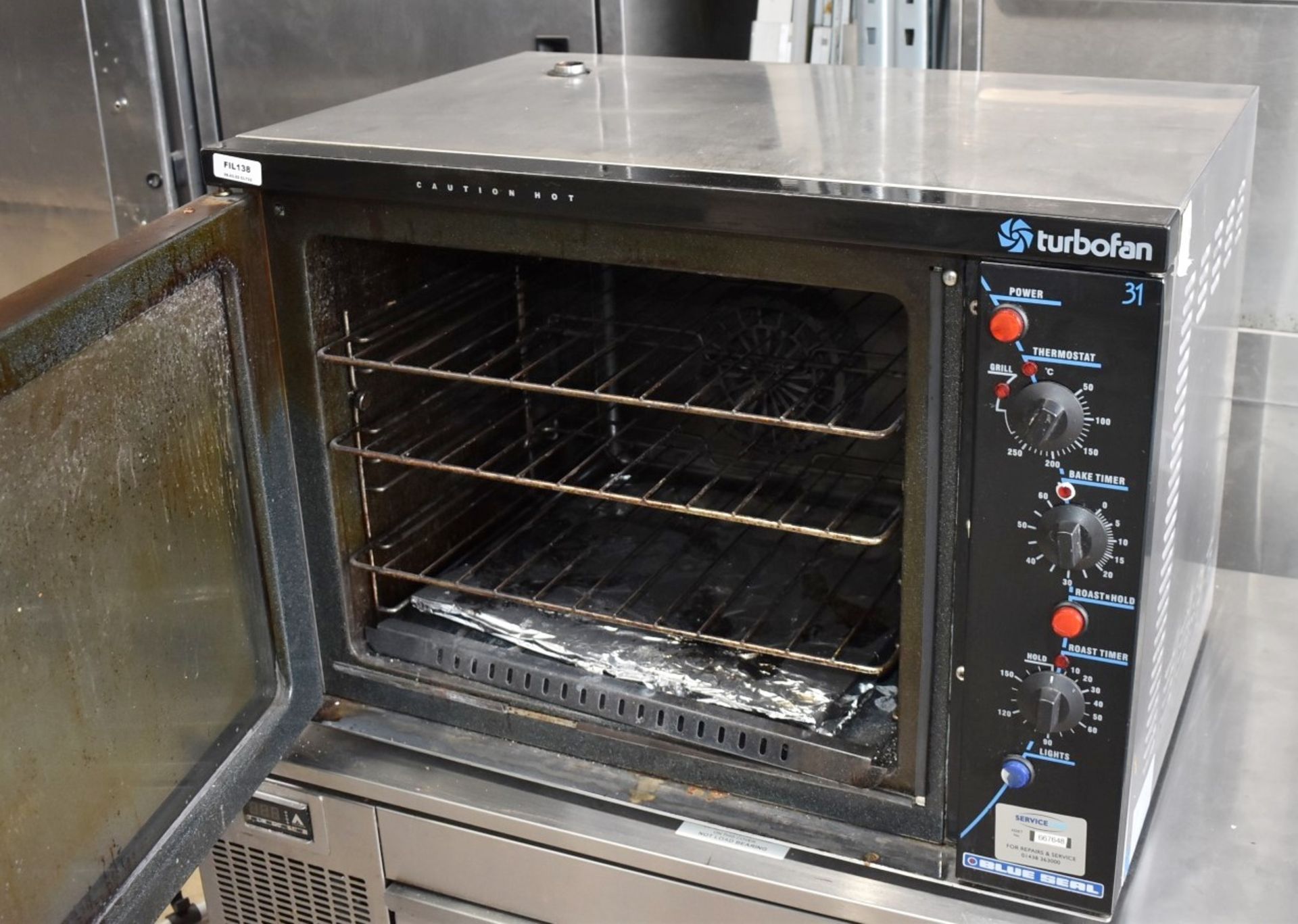 1 x Blue Seal Turbo Fan 31 240v Convection Oven - Dimensions: H60 x W80 x D70 cms - CL740 - Ref: - Image 4 of 9