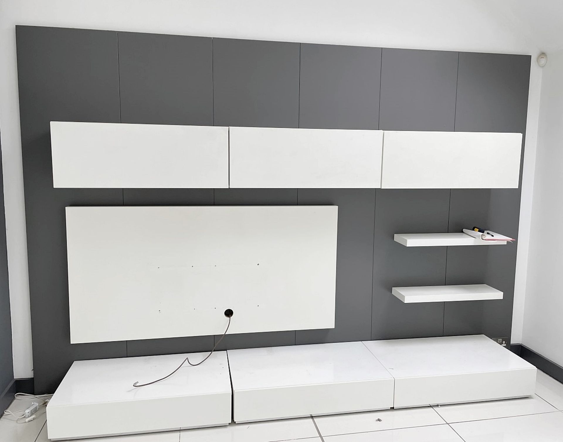 1 x Bespoke Fitted 3.6-Metre Wide TV / Media Storage Wall Unit - Ref: KIT - CL742 - NO VAT ON THE