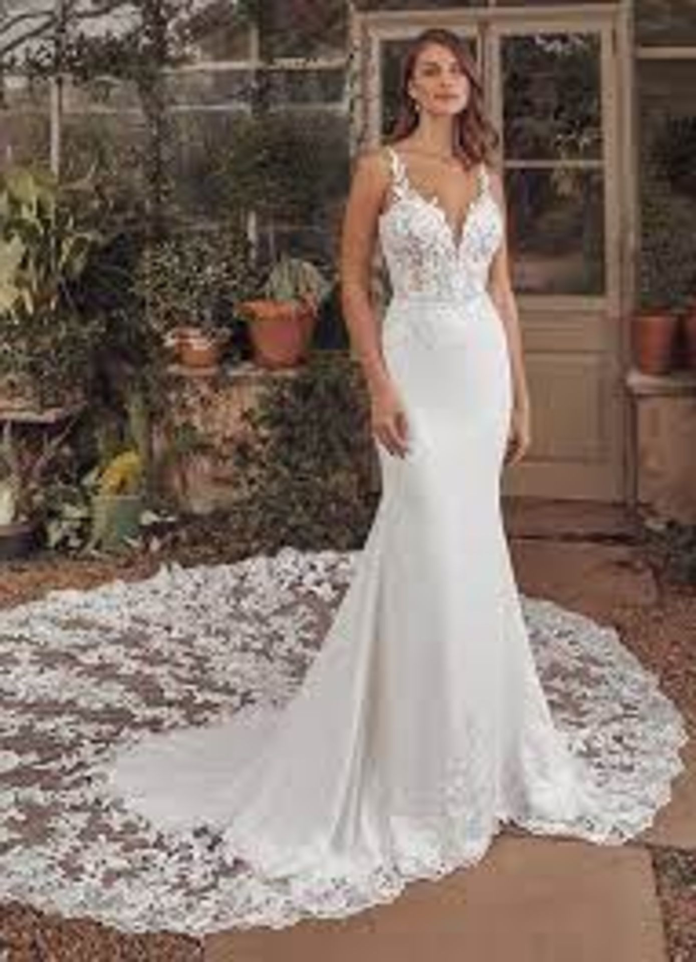 1 x Justin Alexander Alivia Designer Crepe Wedding Gown With Cathedral Train - Size 12 - RRP £1,654 - Image 4 of 14