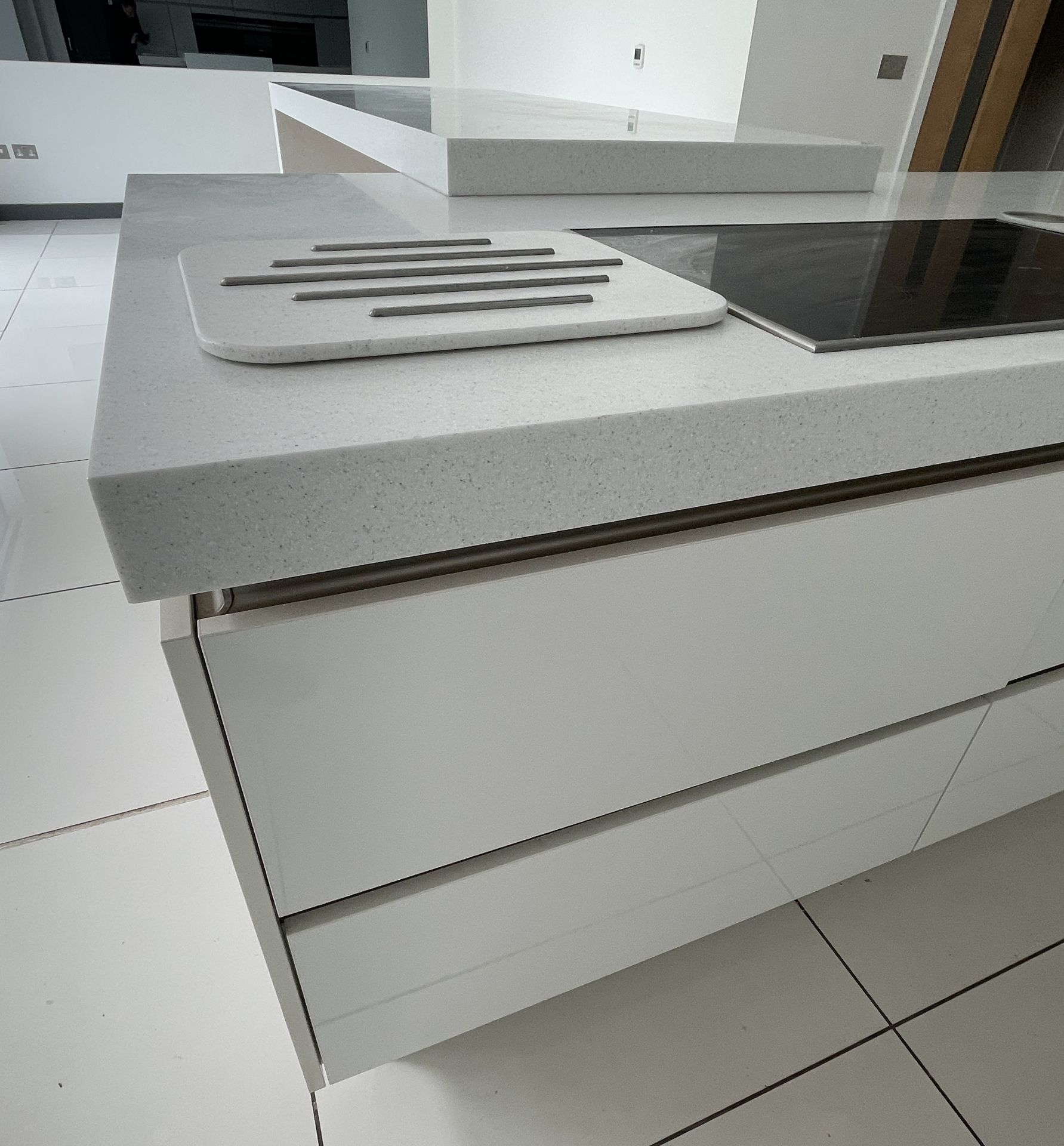 1 x SieMatic Contemporary Fitted Kitchen With Branded Appliances, Central Island + Corian Worktops - Image 19 of 100