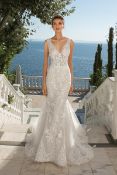 1 x Justin Alexander Fit & Flare Lace Wedding Dress With Illusion V-Neckline - Size 12 - RRP £1,750