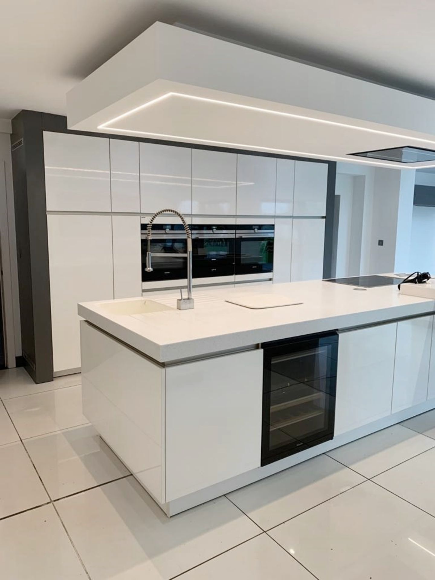 1 x SieMatic Contemporary Fitted Kitchen With Branded Appliances, Central Island + Corian Worktops - Image 3 of 100