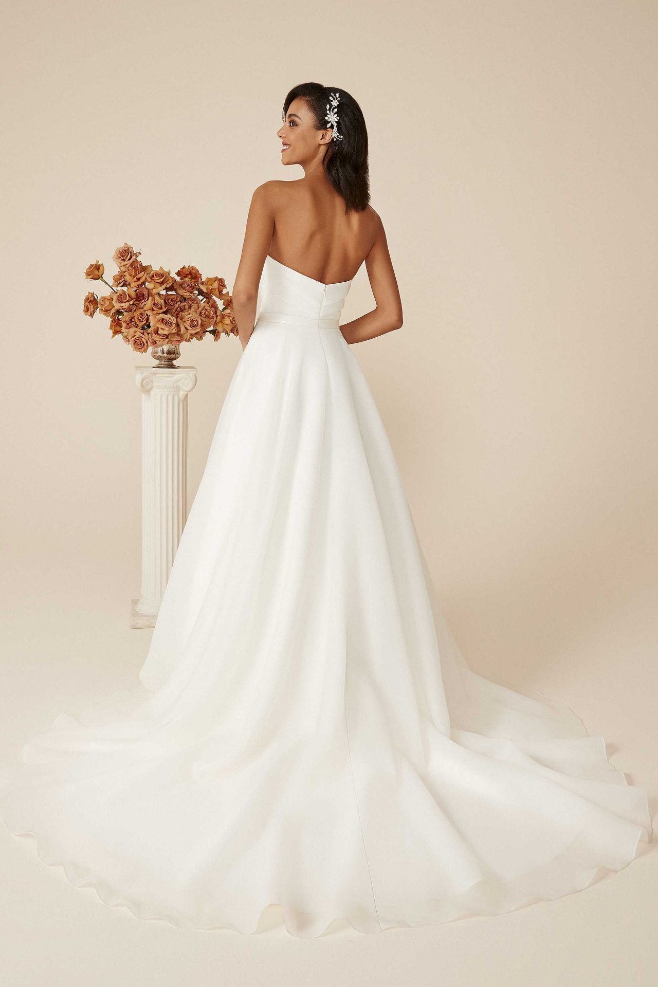 1 x Justin Alexander DURHAM Organdy A-Line Bridal Gown With Pleated Neckline - Size 10 - RRP £1,270 - Image 2 of 7