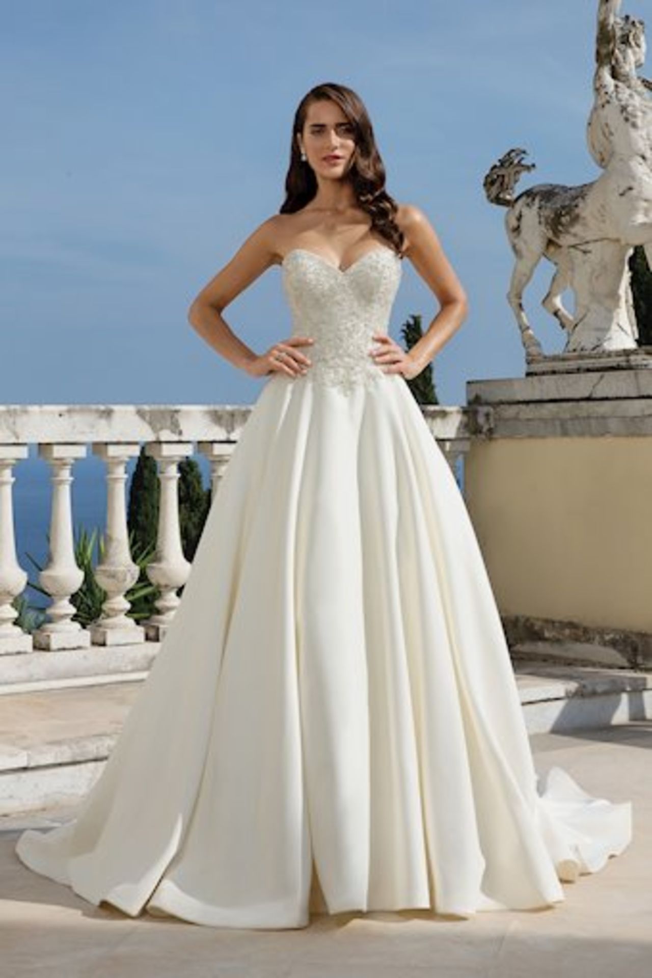 1 x Justin Alexander Strapless Wedding Dress With Allover Beaded Bodice - UK Size 14 - RRP £1,854 - Image 3 of 4