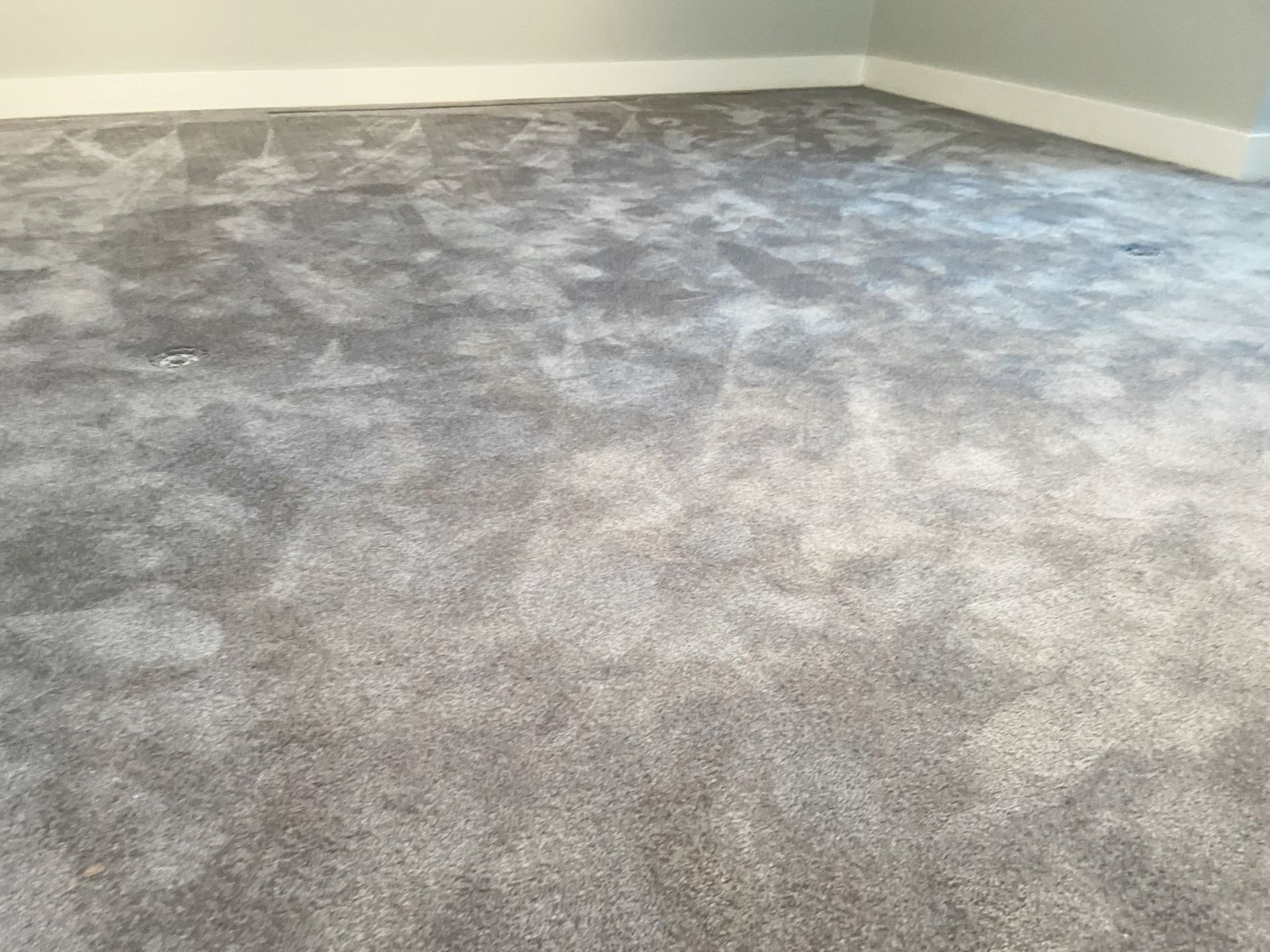 1 x Premium Bedroom Carpet In Grey (4.6 x 3.2m) - Ref: FRNT-BD/2ndFLR - CL742 - NO VAT ON THE HAMMER - Image 4 of 6