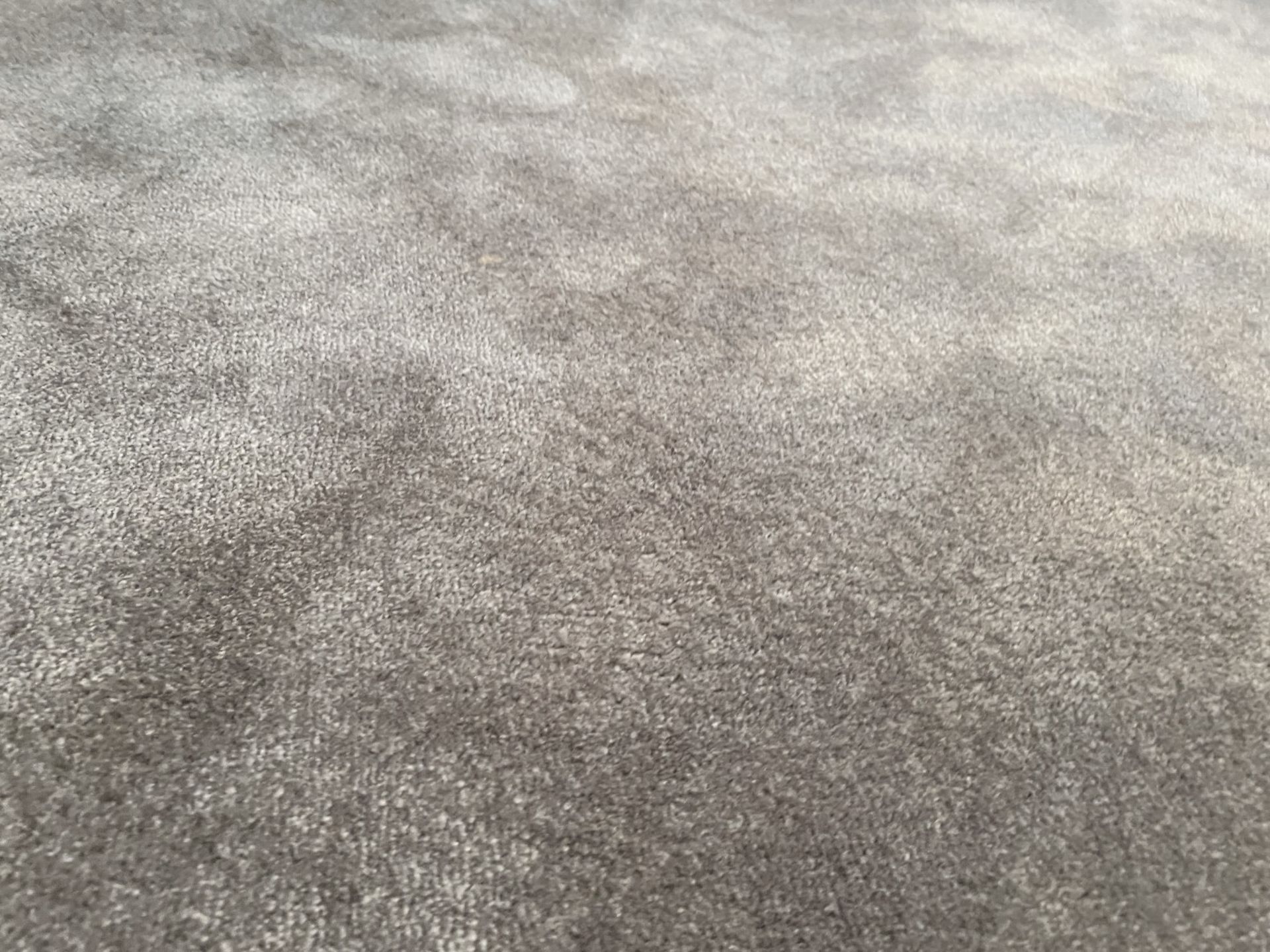 1 x Premium Bedroom Carpet In Grey (4.6 x 3.2m) - Ref: FRNT-BD/2ndFLR - CL742 - NO VAT ON THE HAMMER - Image 2 of 6