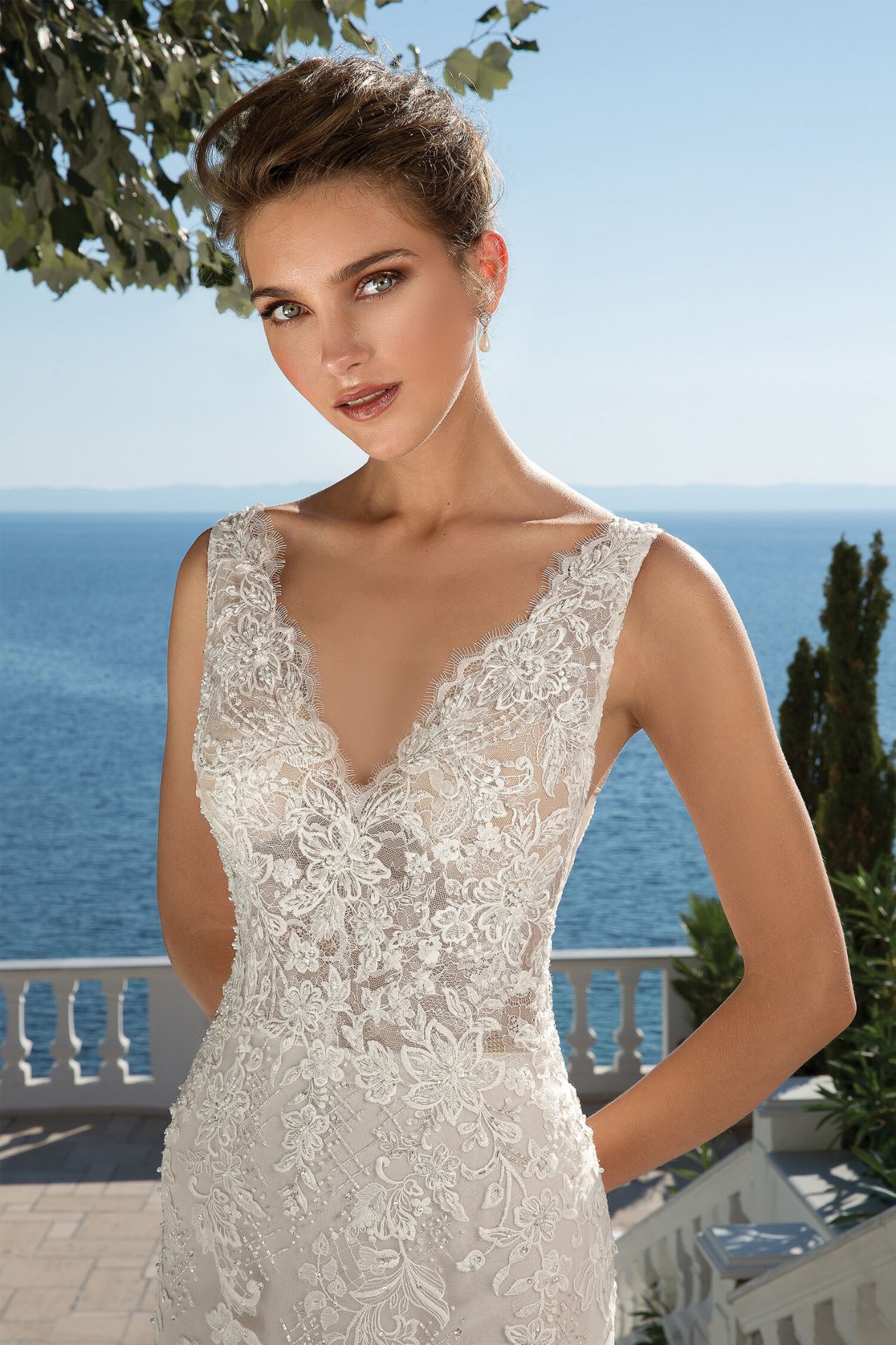 1 x Justin Alexander Fit & Flare Lace Wedding Dress With Illusion V-Neckline - Size 12 - RRP £1,750 - Image 6 of 7