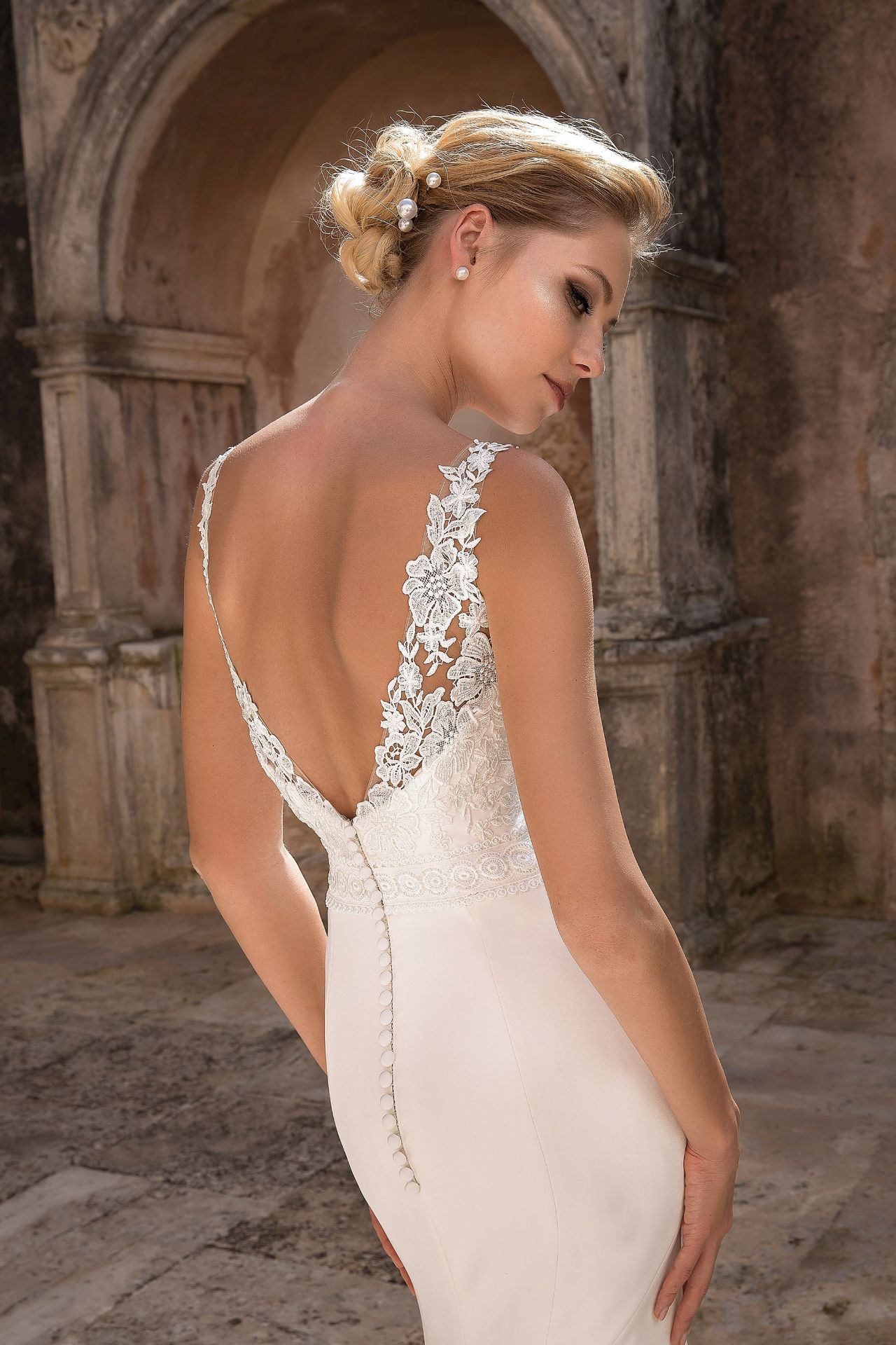 1 x Justin Alexander 'Venice' Lace And Crepe Fit and Flare Wedding Dress - UK Size 12 - RRP £1,390 - Image 4 of 7