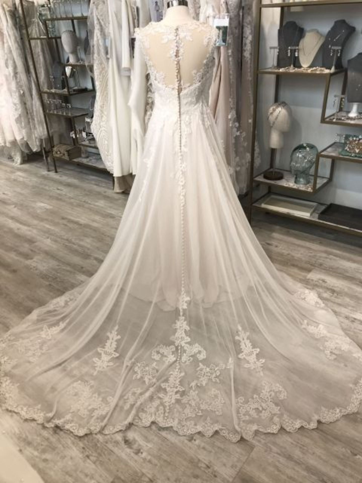 1 x Justin Alexander Designer Beaded Venice Lace A-line Wedding Bridal Dress - Size 16 - RRP £1,545 - Image 3 of 6