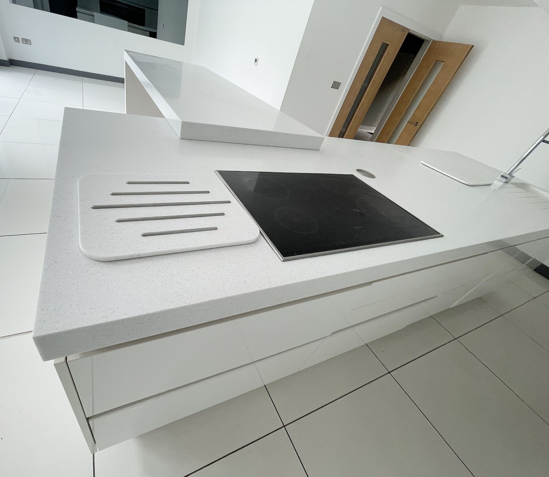 1 x SieMatic Contemporary Fitted Kitchen With Branded Appliances, Central Island + Corian Worktops - Image 9 of 100