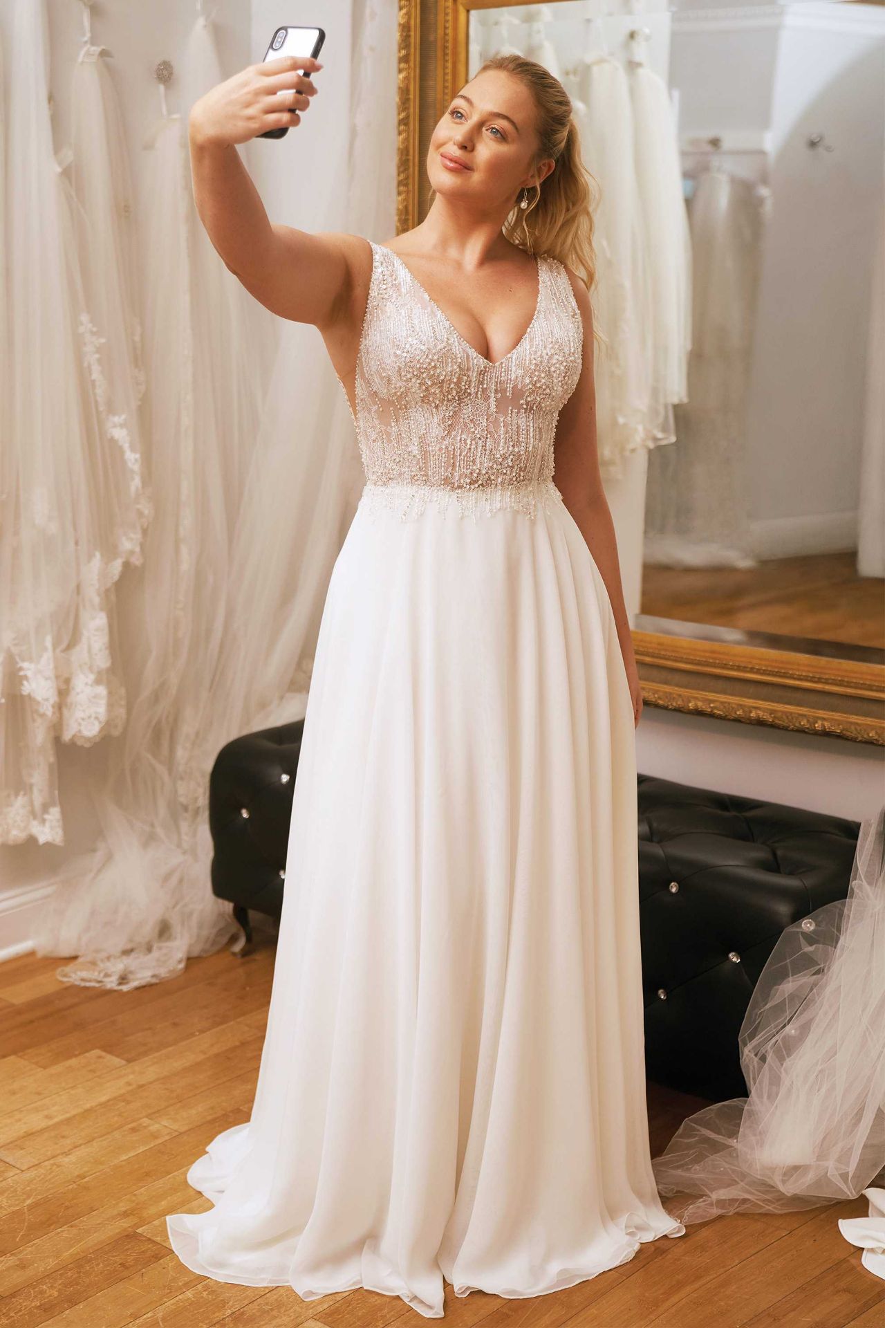 1 x Justin Alexander Designer Wedding Dress With Sheer Beaded Bodice - UK Size 10 - RRP £1,390 - Image 9 of 11
