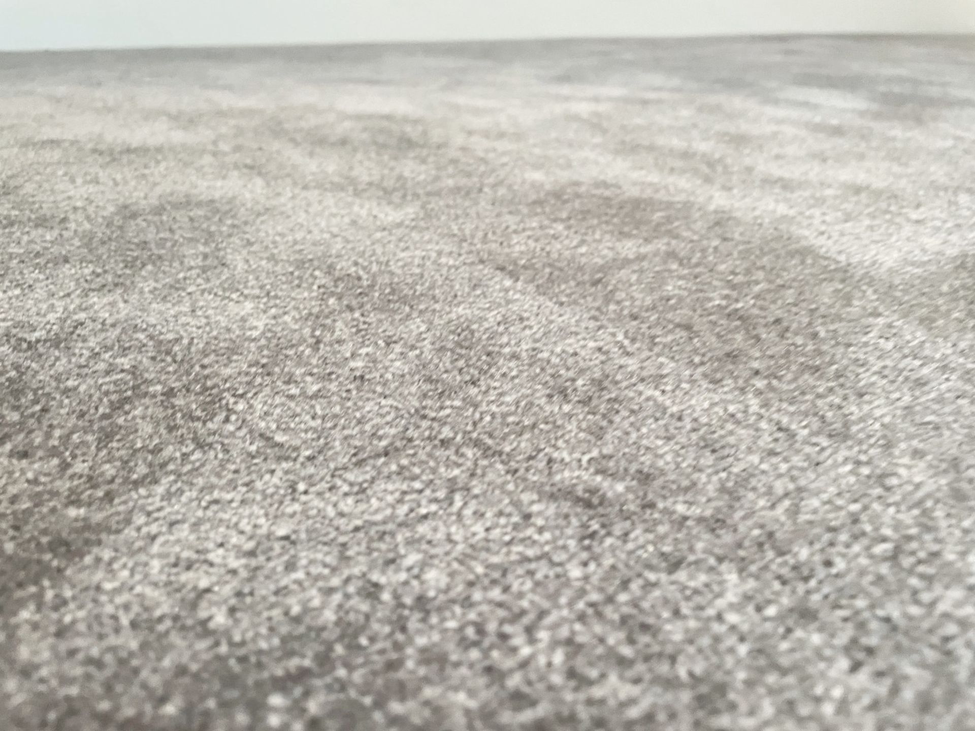 1 x Premium Bedroom Carpet In Grey (4.6 x 3.2m) - Ref: FRNT-BD/2ndFLR - CL742 - NO VAT ON THE HAMMER - Image 3 of 6