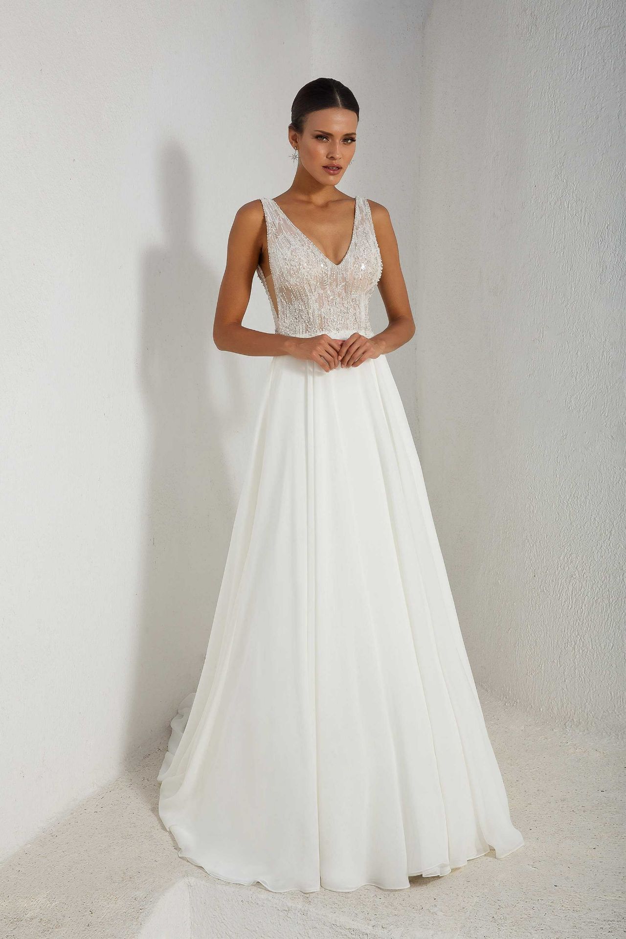 1 x Justin Alexander Designer Wedding Dress With Sheer Beaded Bodice - UK Size 10 - RRP £1,390 - Image 4 of 11