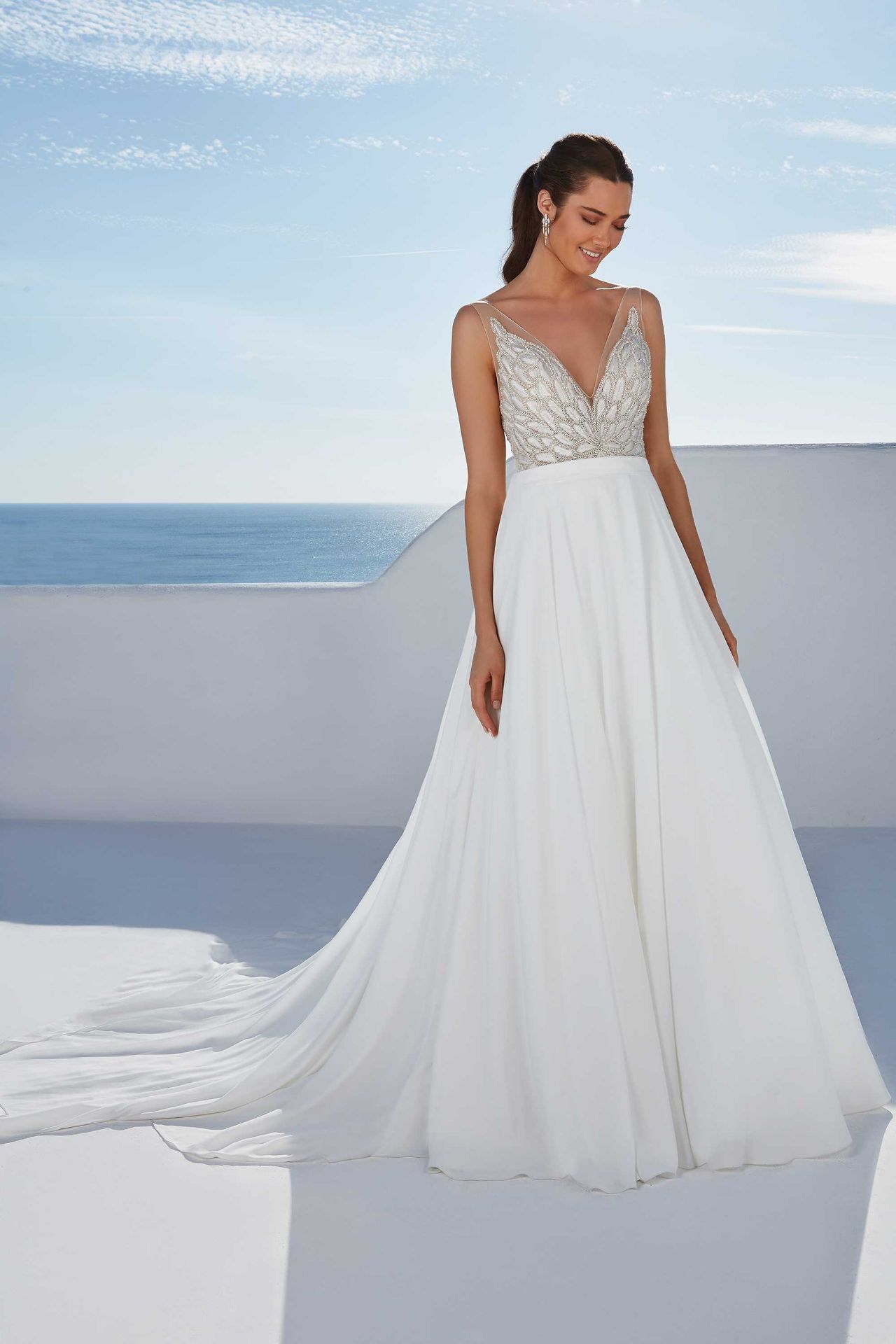 1 x Justin Alexander Wedding Dress With A Beaded Illusion V-Neckline Bodice - Size 12 - RRP £1,725 - Image 8 of 9