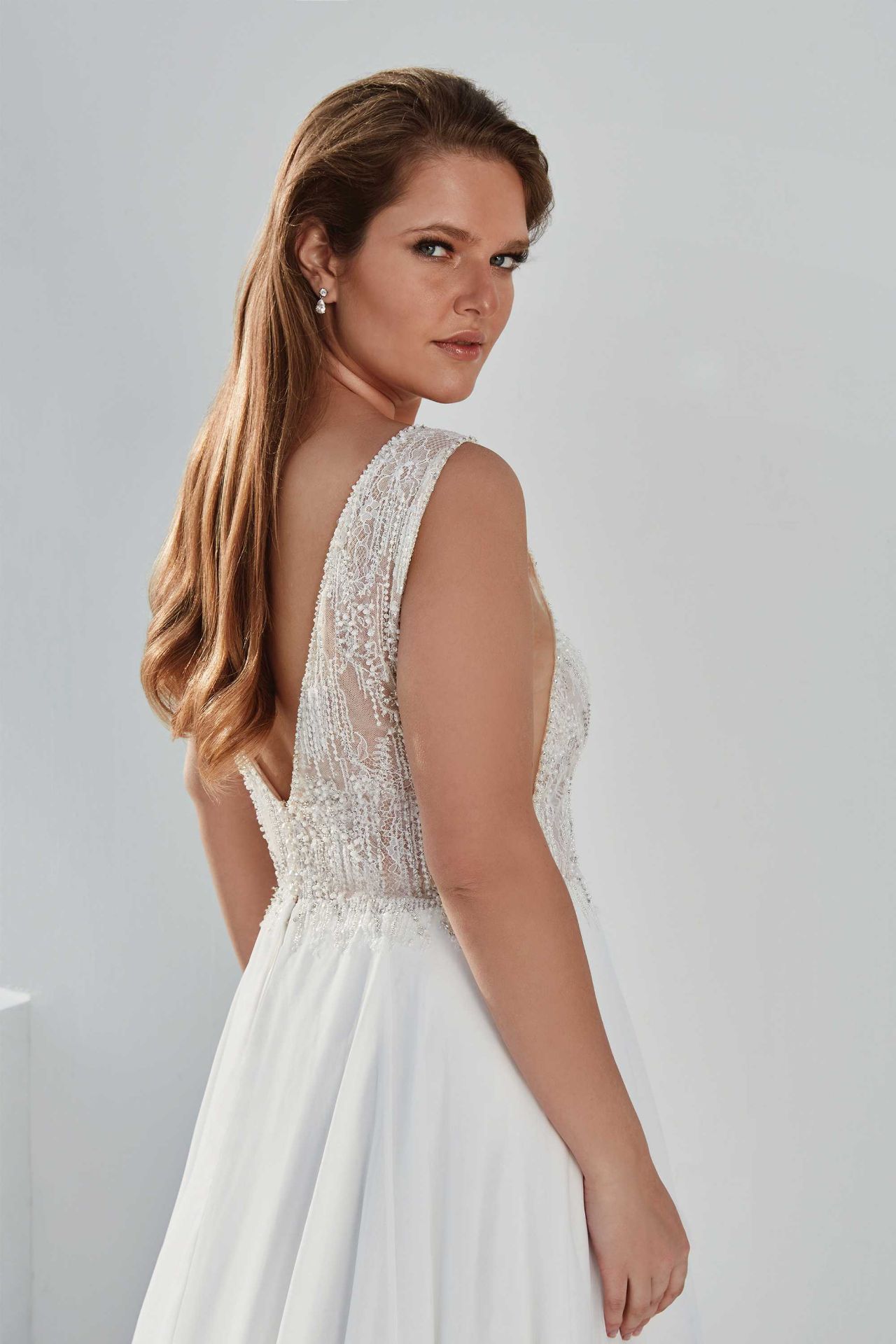 1 x Justin Alexander Designer Wedding Dress With Sheer Beaded Bodice - UK Size 10 - RRP £1,390 - Image 3 of 11