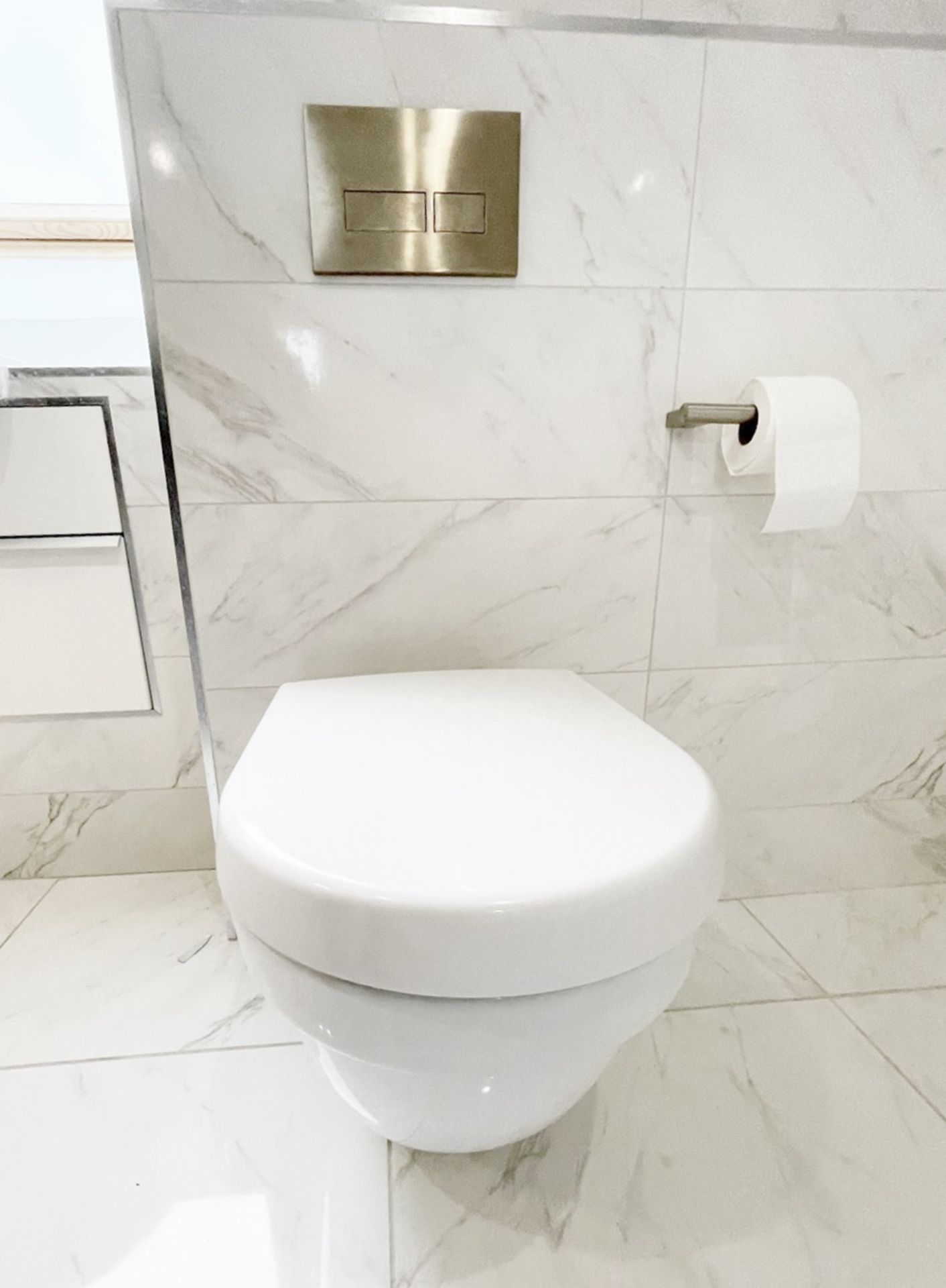1 x Contents Of A Luxury En-suite Bathroom Featuring Premium Quality Villeroy + Boch - Image 11 of 22