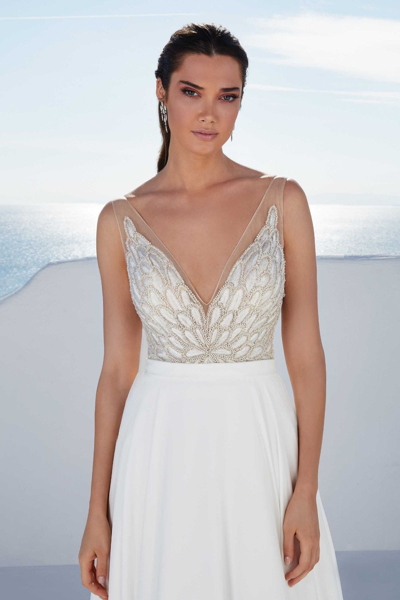 1 x Justin Alexander Wedding Dress With A Beaded Illusion V-Neckline Bodice - Size 12 - RRP £1,725 - Image 2 of 9