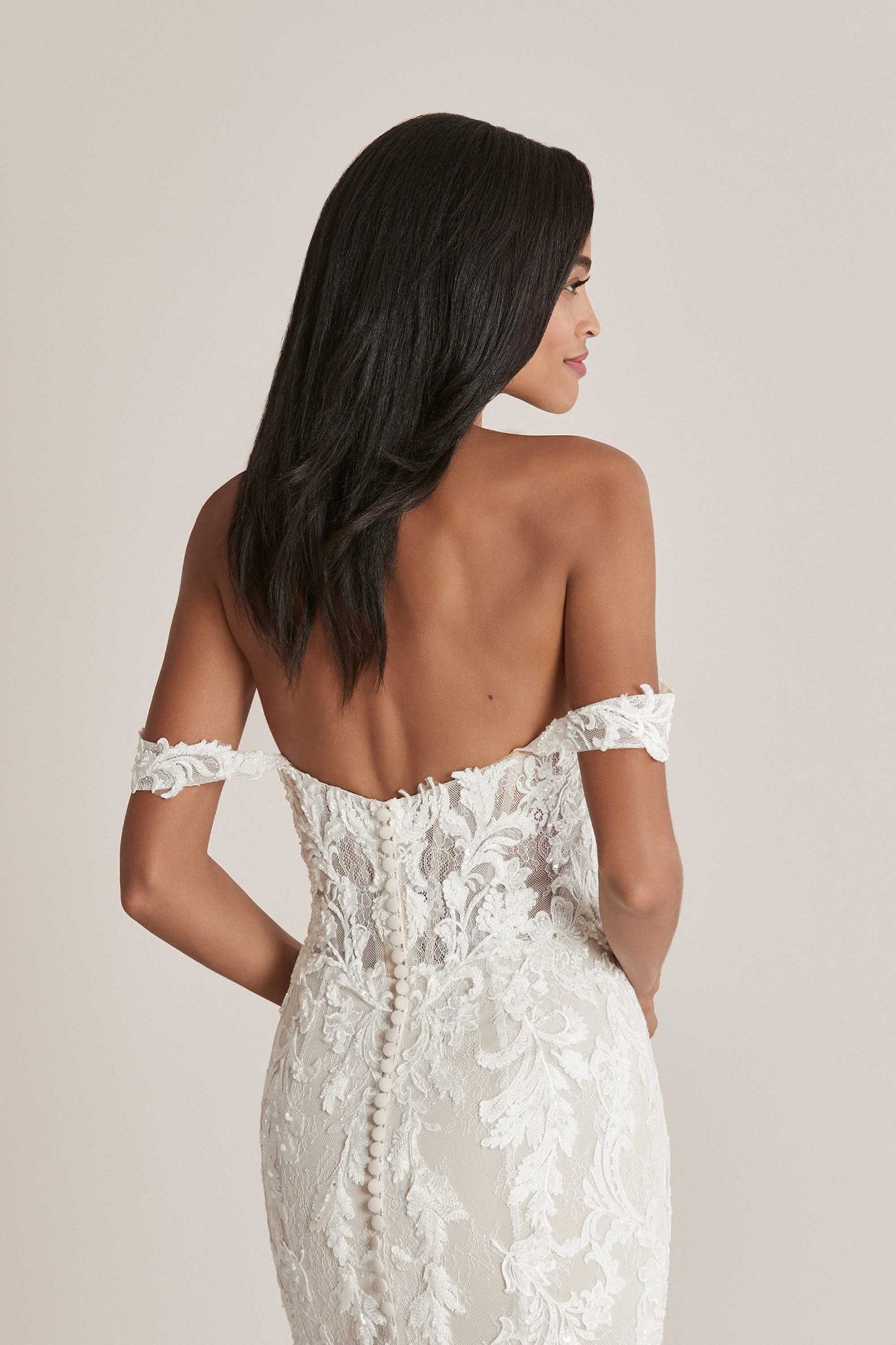 1 x Justin Alexander 'Caela' Off-The-Shoulder Lace Fit Wedding Dress - UK Size 10 - RRP £1,750 - Image 2 of 4