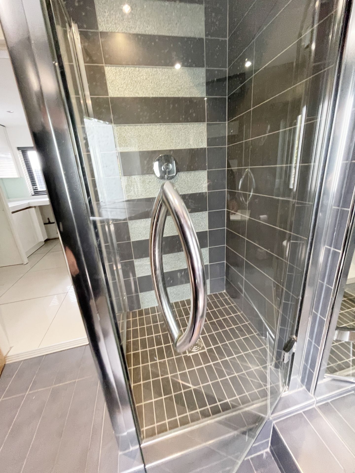 1 x Luxury Downstairs Bathroom Suite Featuring Villeroy+Boch Sink & WC Shower - Ref: D'STRS/BR - - Image 4 of 29