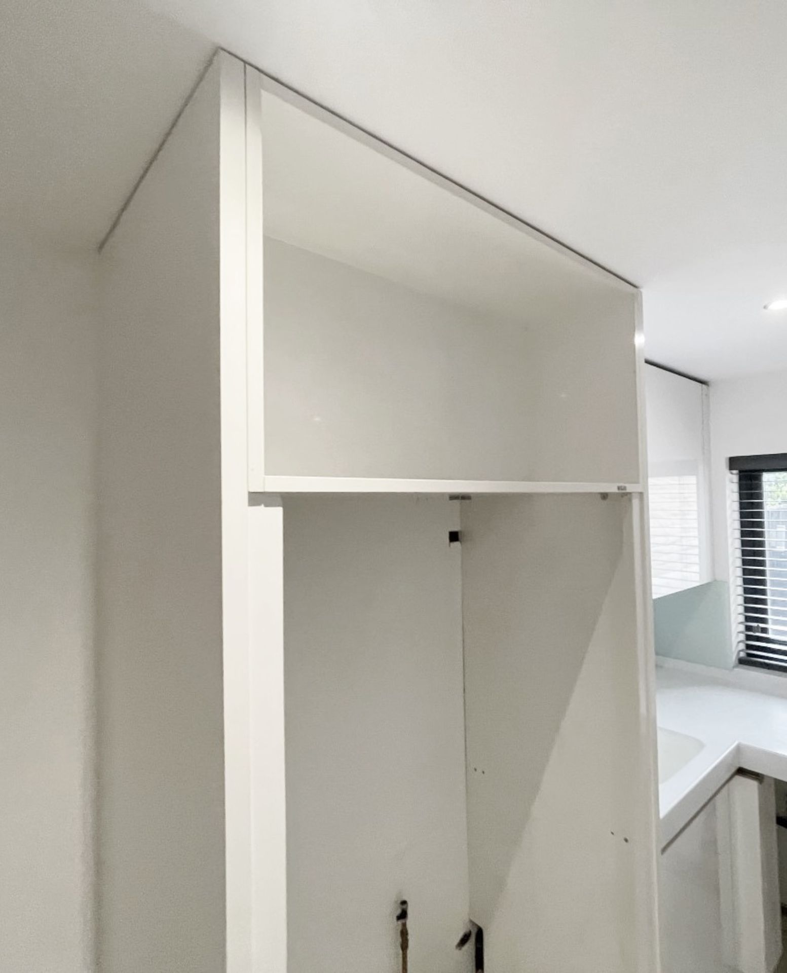 1 x SieMatic Contemporary Bespoke Fitted Utility Room - Features Handleless Doors & Corian Worktops - Image 20 of 20