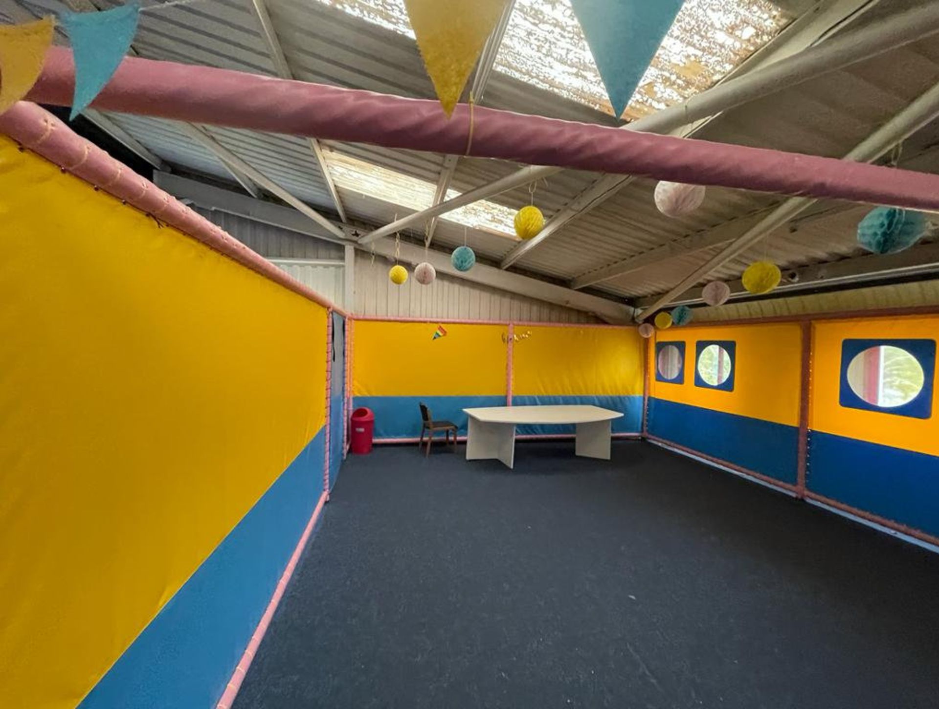 1 x Trampoline Park With Over 40 Interconnected Trampolines, Inflatable Activity Area, Waiting - Image 52 of 99